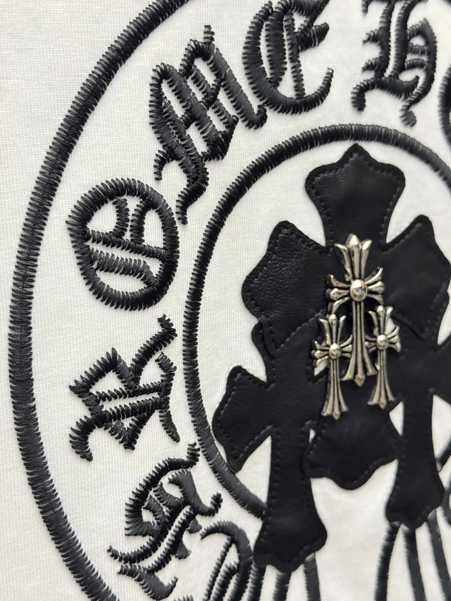 Embroidered Cross Logo Cotton T-Shirt D20014274 — view 8