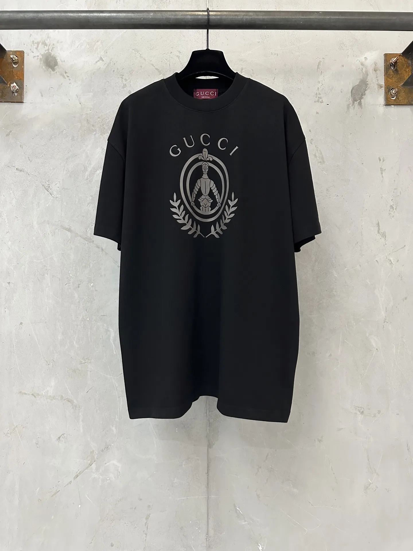 Knight Crest Heavyweight Cotton T-Shirt D20011893