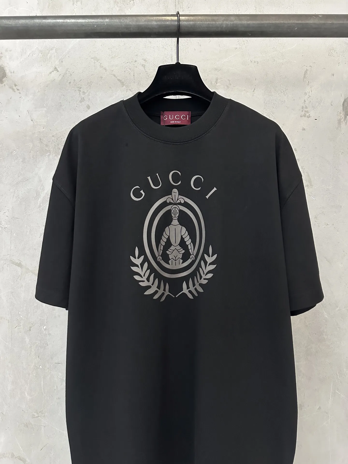 Knight Crest Heavyweight Cotton T-Shirt D20011893 — view 3
