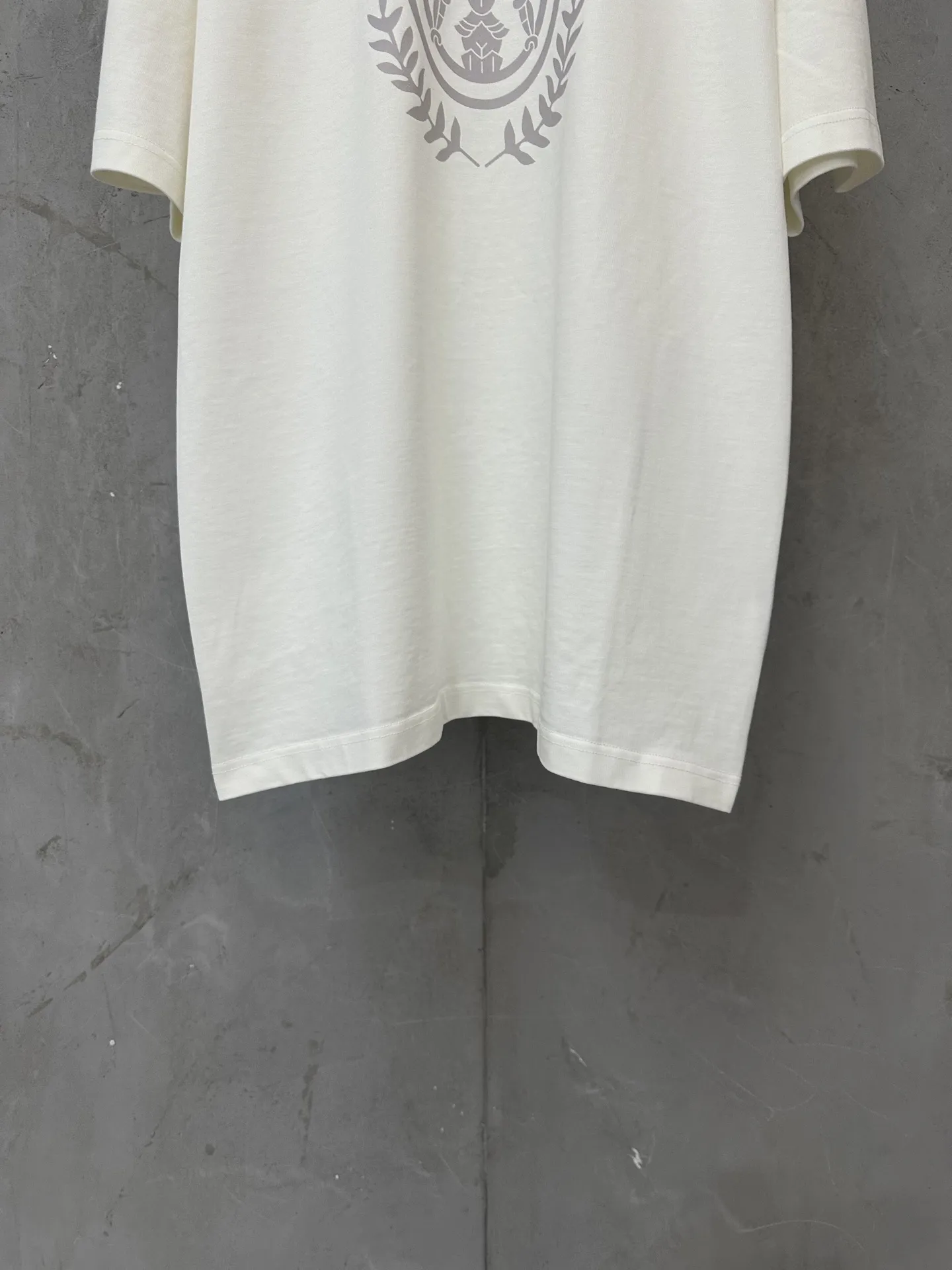 Gucci Knight Crest Heavyweight Cotton T-Shirt D20011894 — view 4