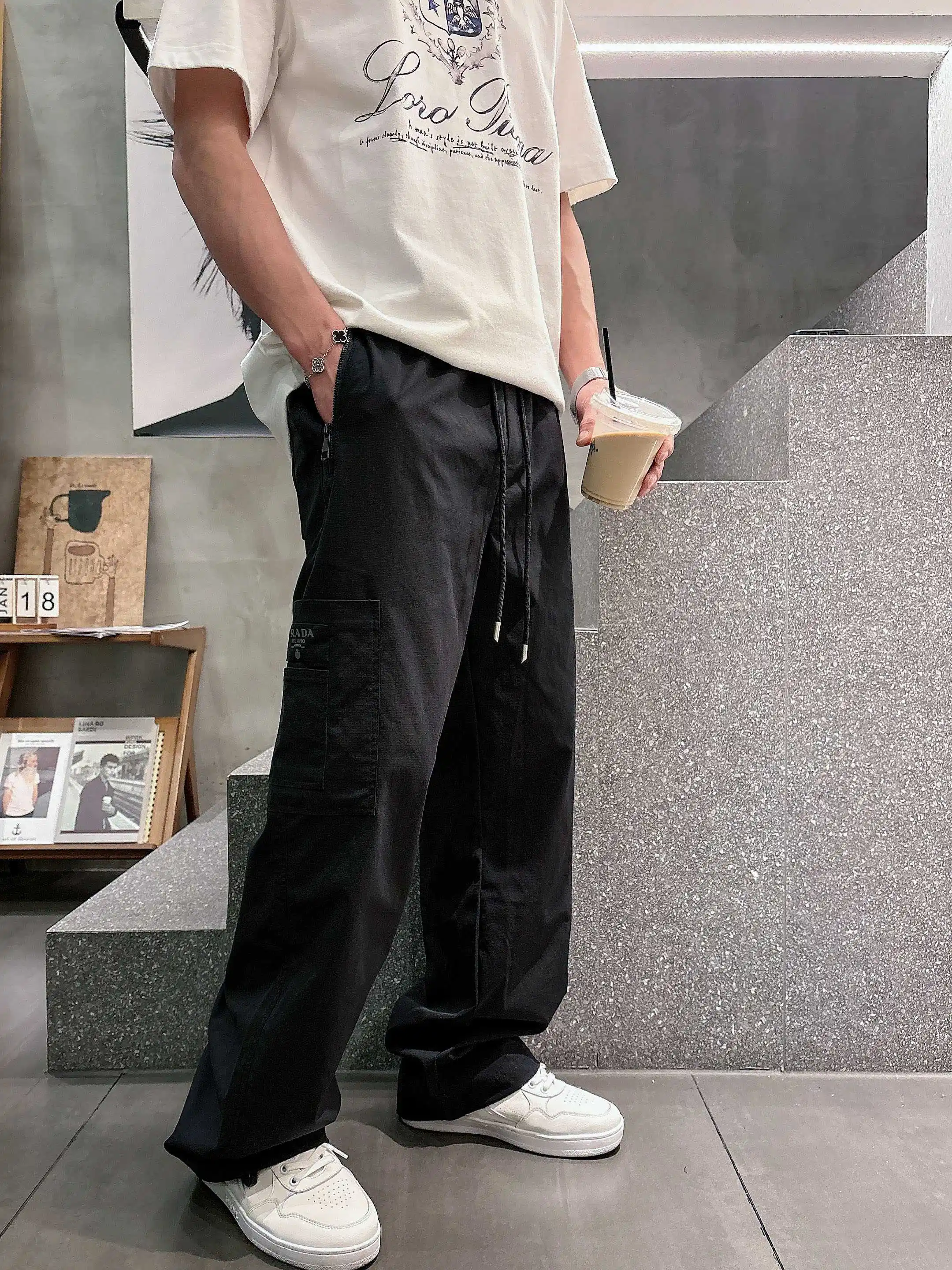 Logo-Appliqué Straight-Leg Trousers D20513610 — view 9