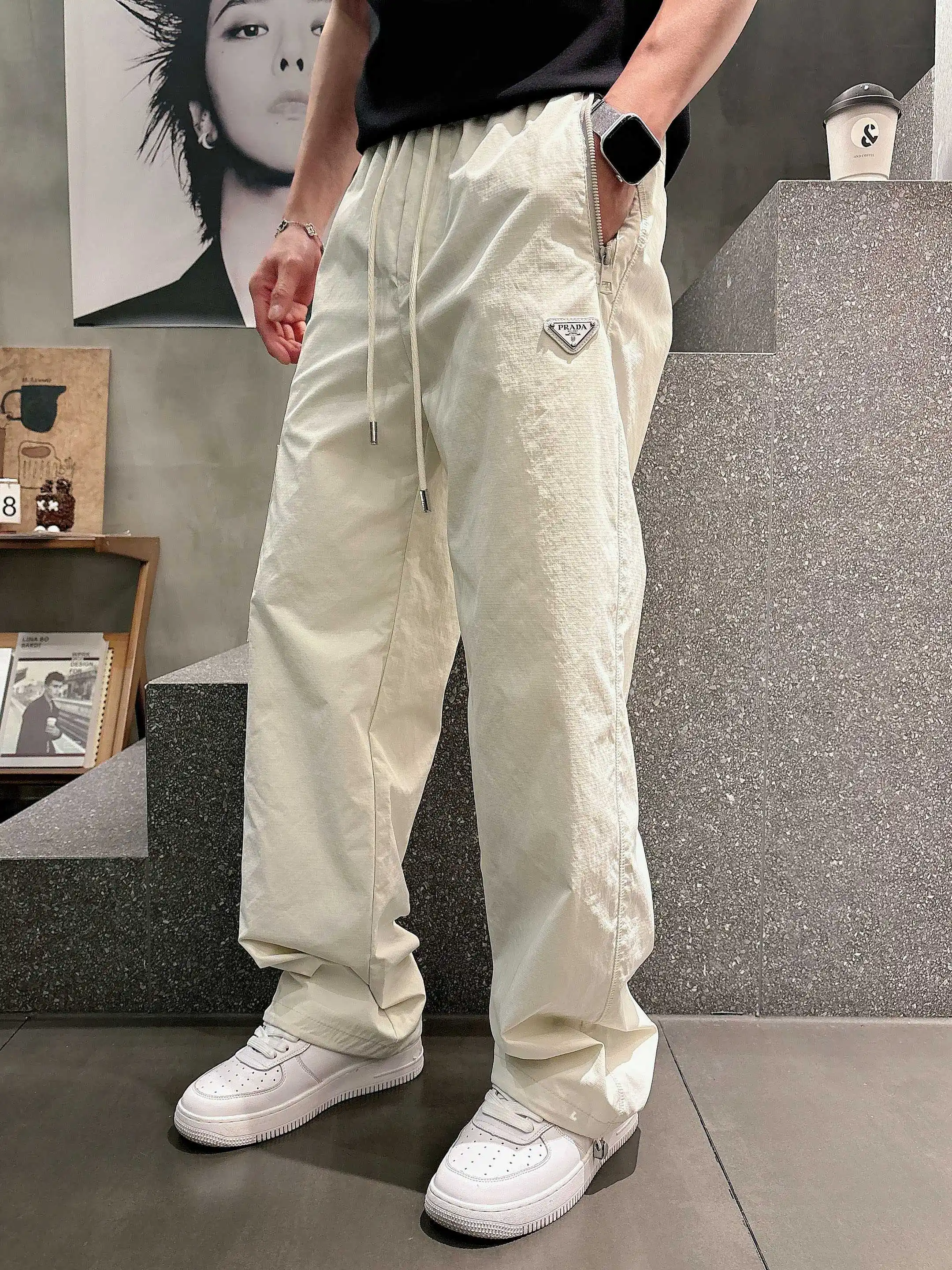 Logo-Appliqué Drawstring Casual Trousers D20513609 — view 2