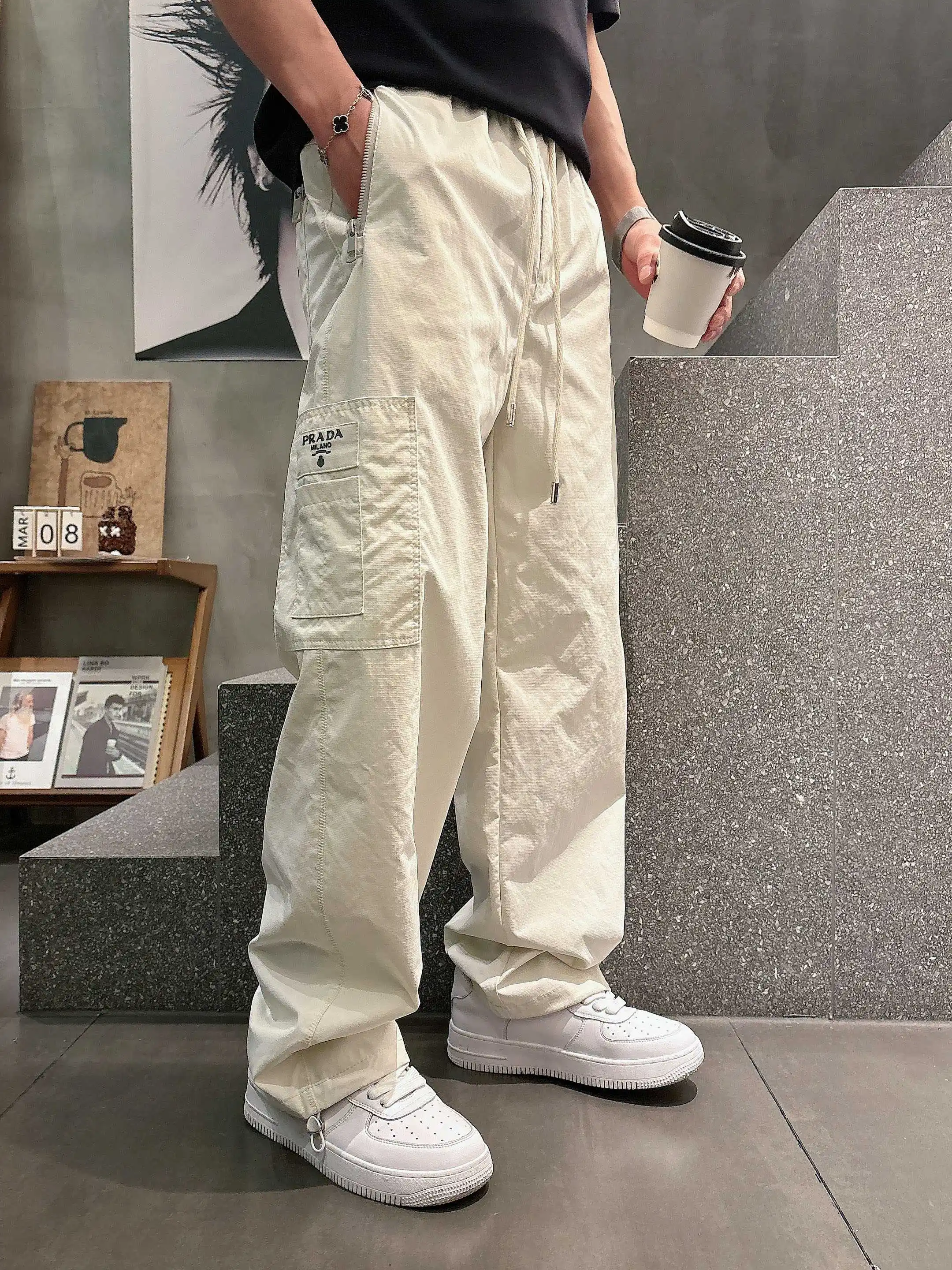 Logo-Appliqué Drawstring Casual Trousers D20513609 — view 3