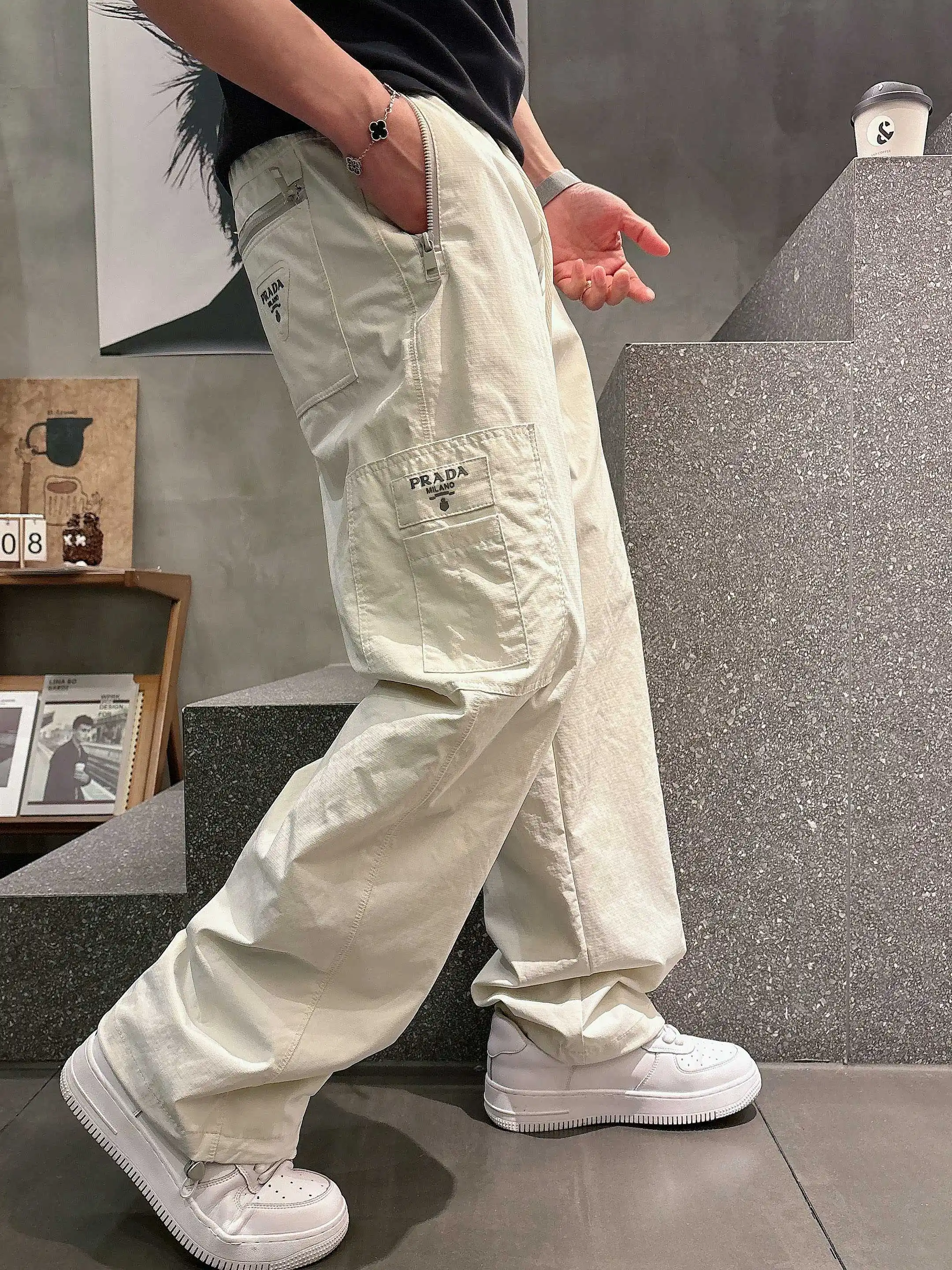 Logo-Appliqué Drawstring Casual Trousers D20513609 — view 6