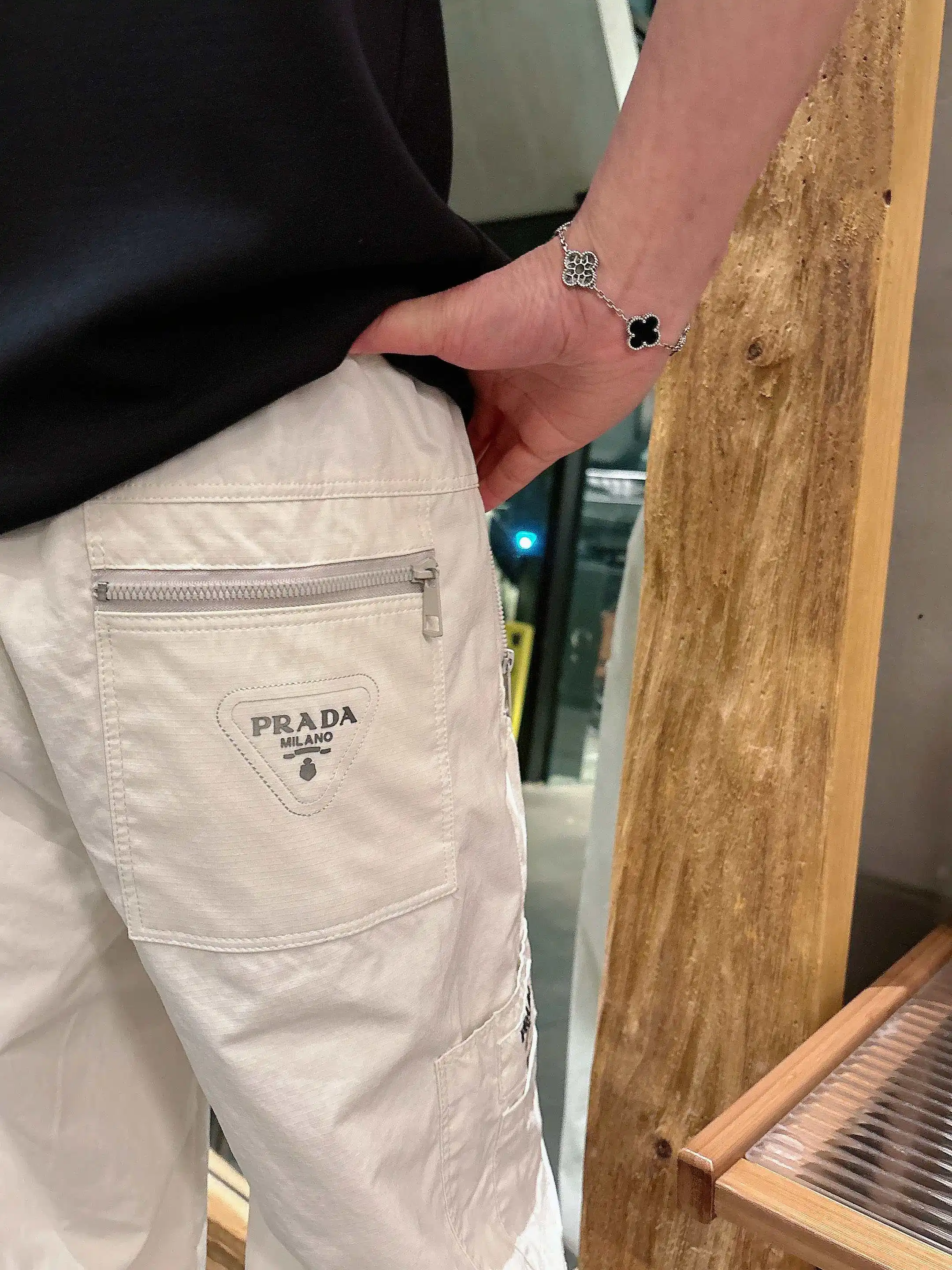 Logo-Appliqué Drawstring Casual Trousers D20513609 — view 8
