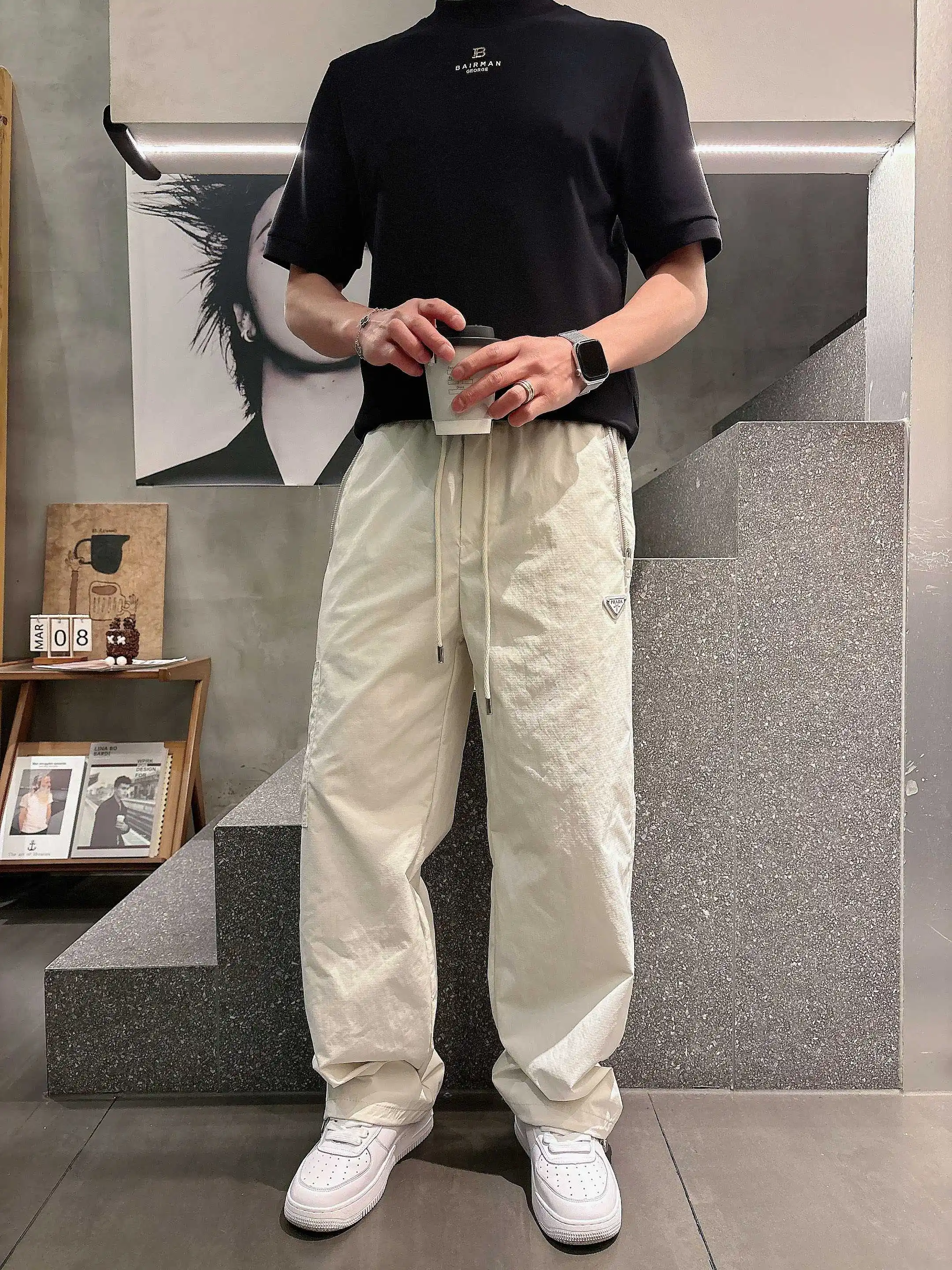 Logo-Appliqué Drawstring Casual Trousers D20513609 — view 10