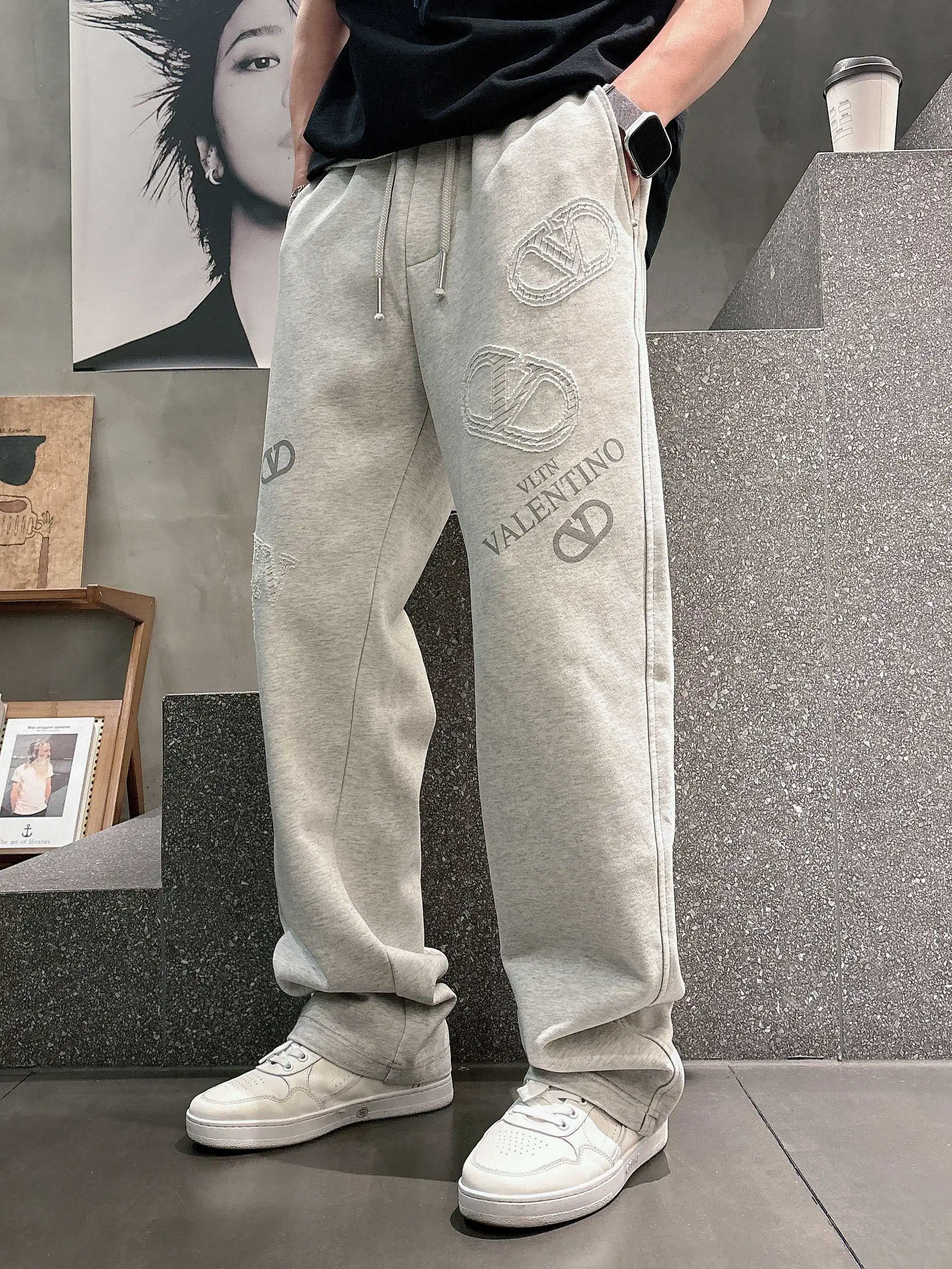 Logo-Embroidered Cotton-Blend Sweatpants D21013607 — view 2