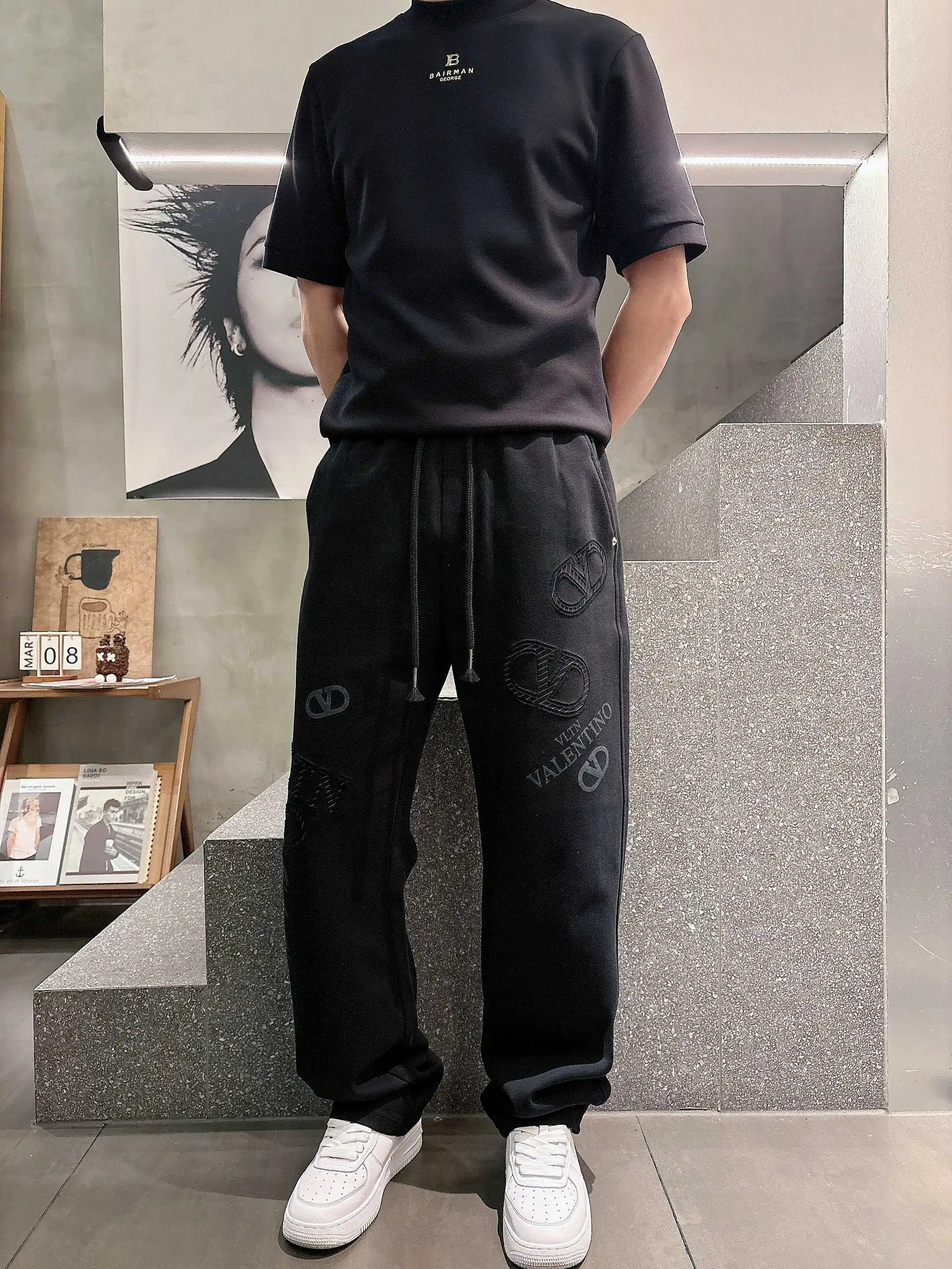 Logo-Embroidered Drawstring Sweatpants D21013608 — view 4