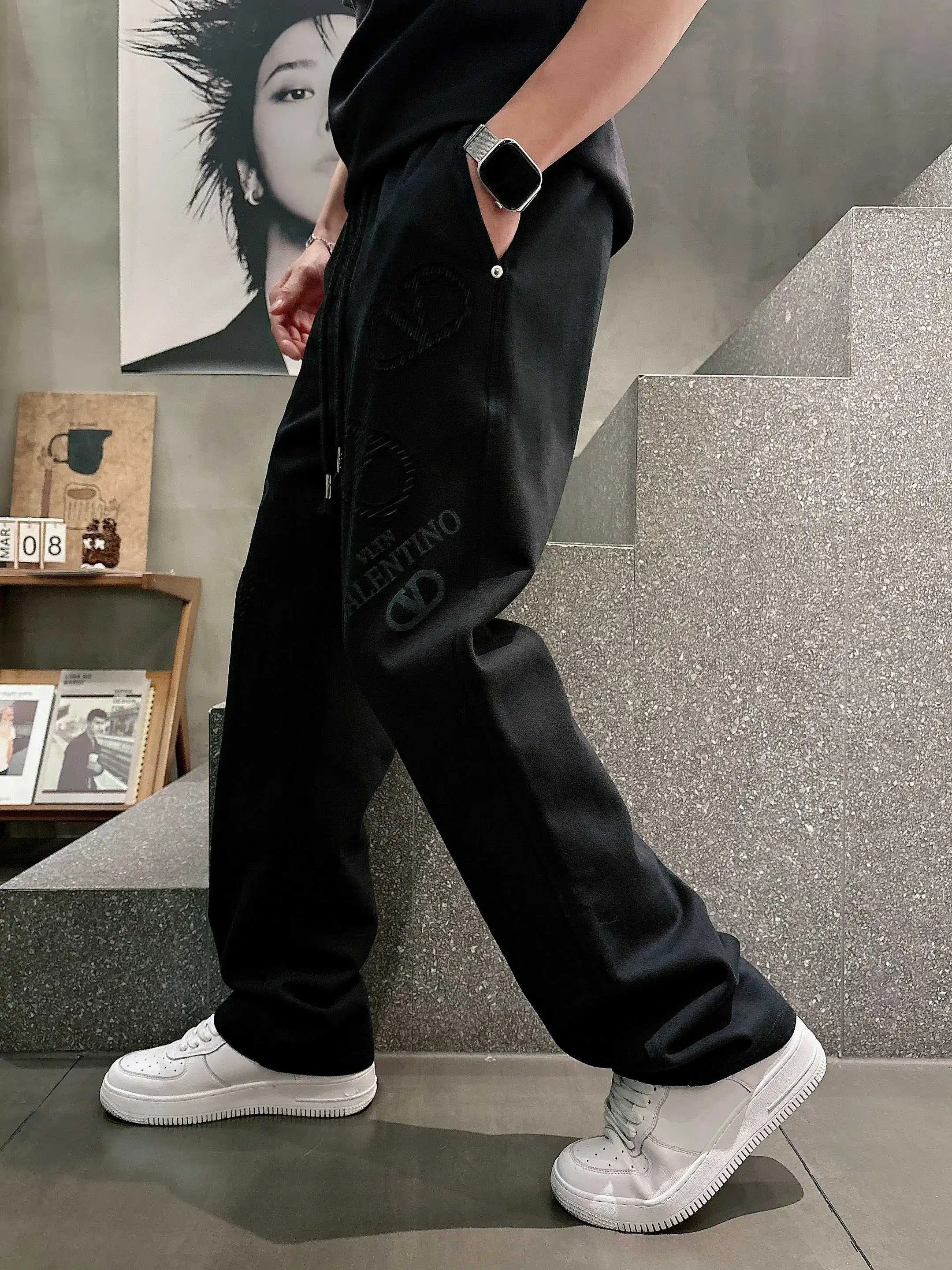 Logo-Embroidered Drawstring Sweatpants D21013608 — view 7
