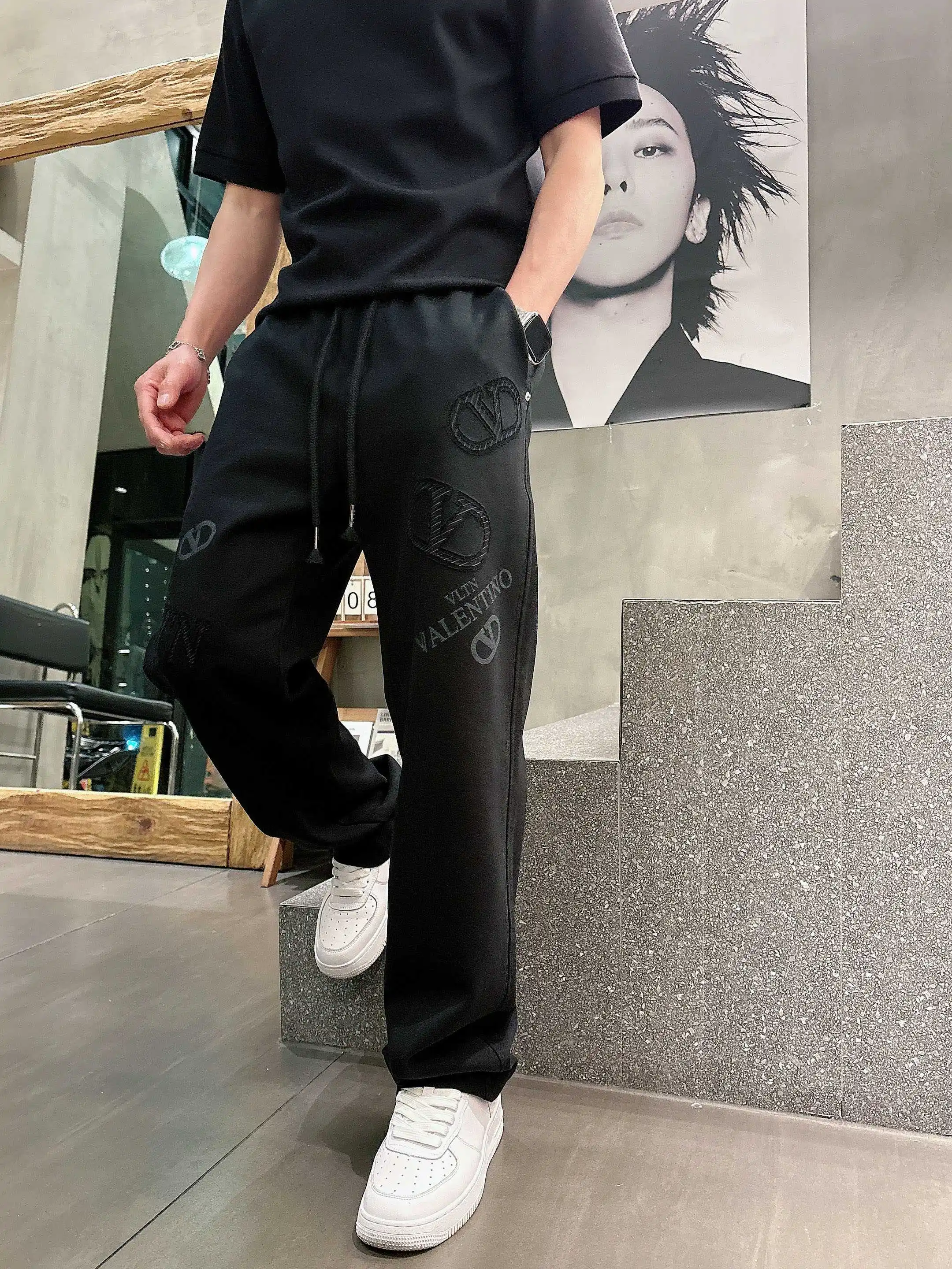 Logo-Embroidered Drawstring Sweatpants D21013608 — view 8