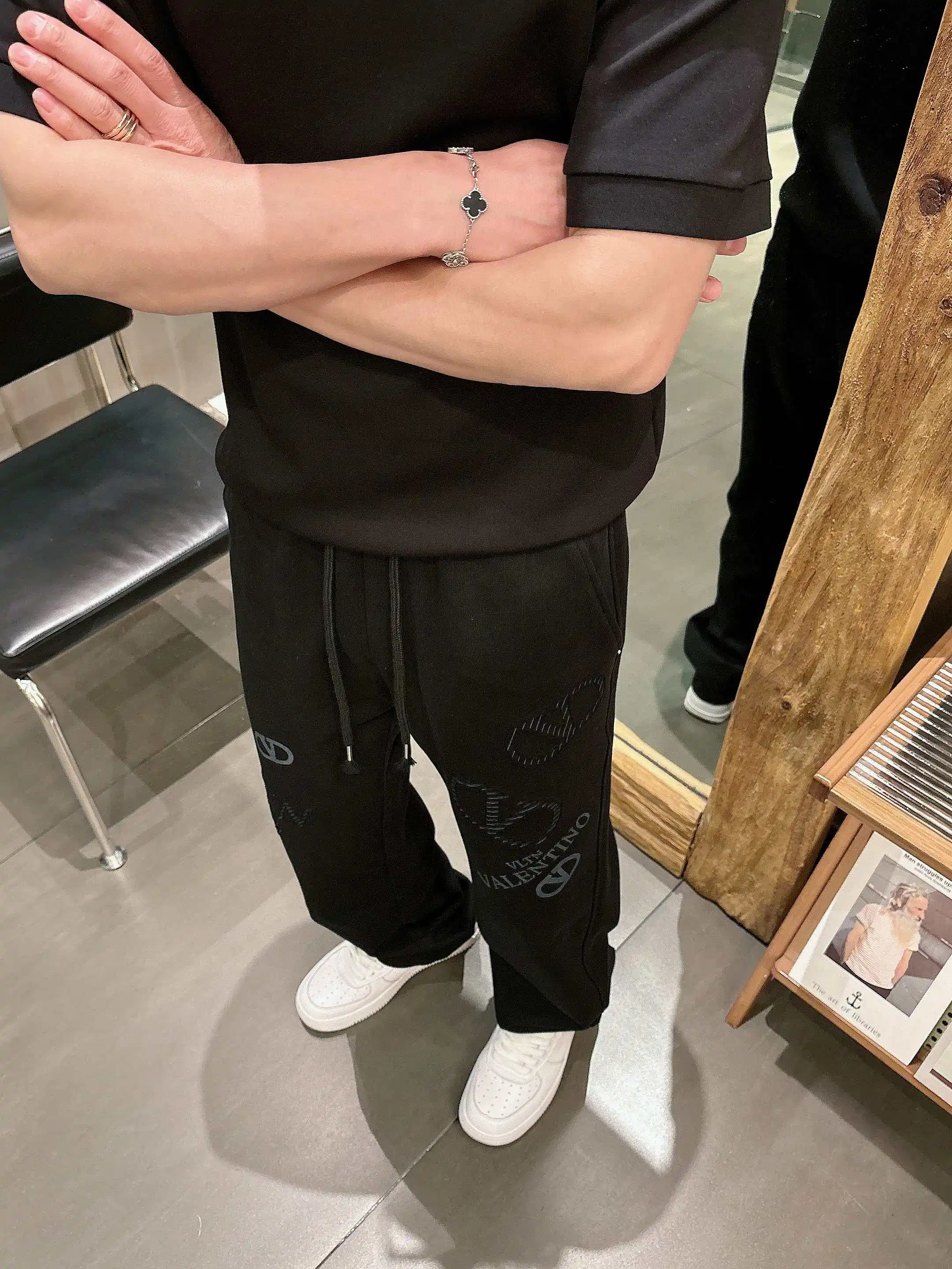 Logo-Embroidered Drawstring Sweatpants D21013608 — view 9