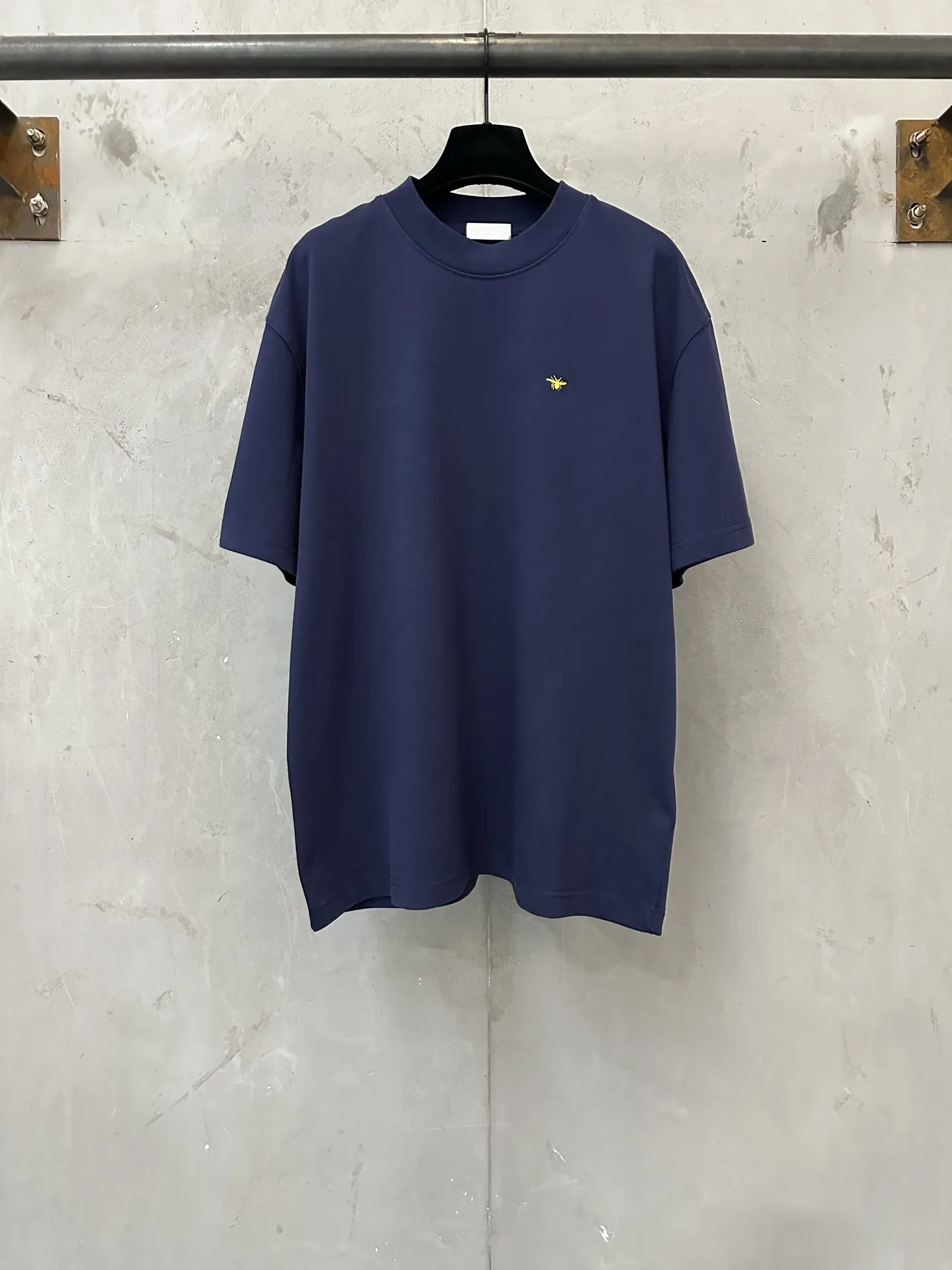 Bee Embroidery Heavyweight Cotton T-Shirt D21023549