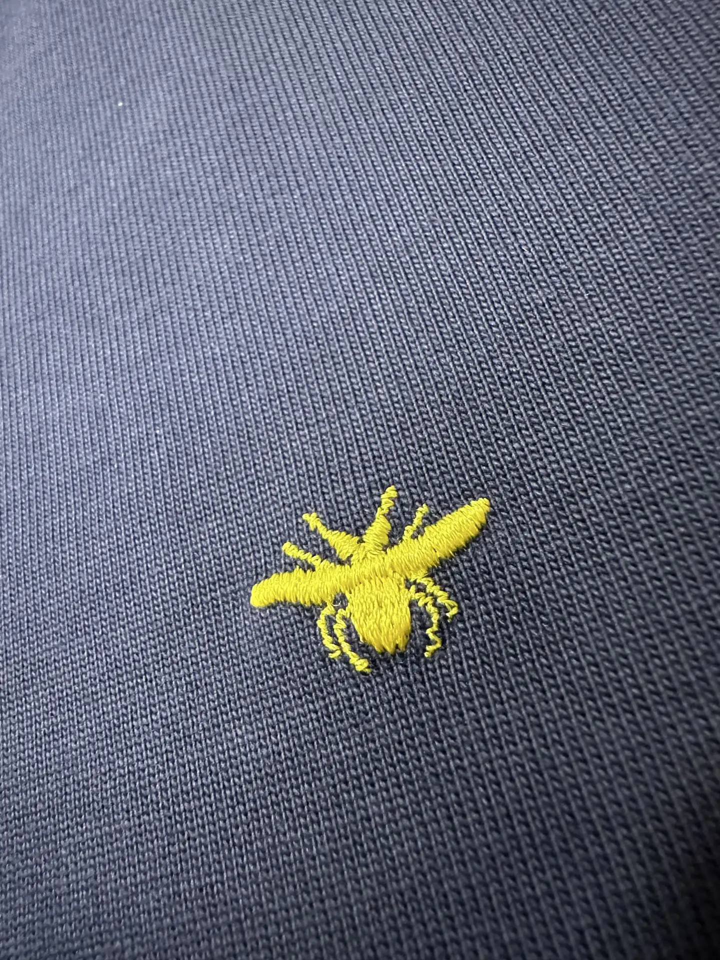 Bee Embroidery Heavyweight Cotton T-Shirt D21023549 — view 8