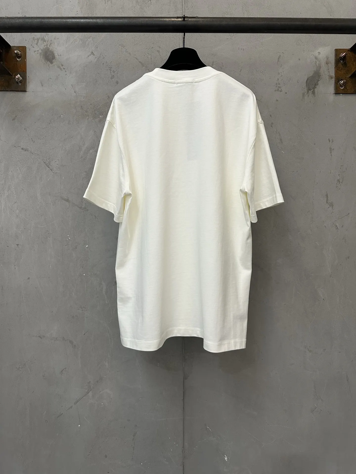 Bee Embroidery Heavyweight Cotton T-Shirt D21023547 — view 2