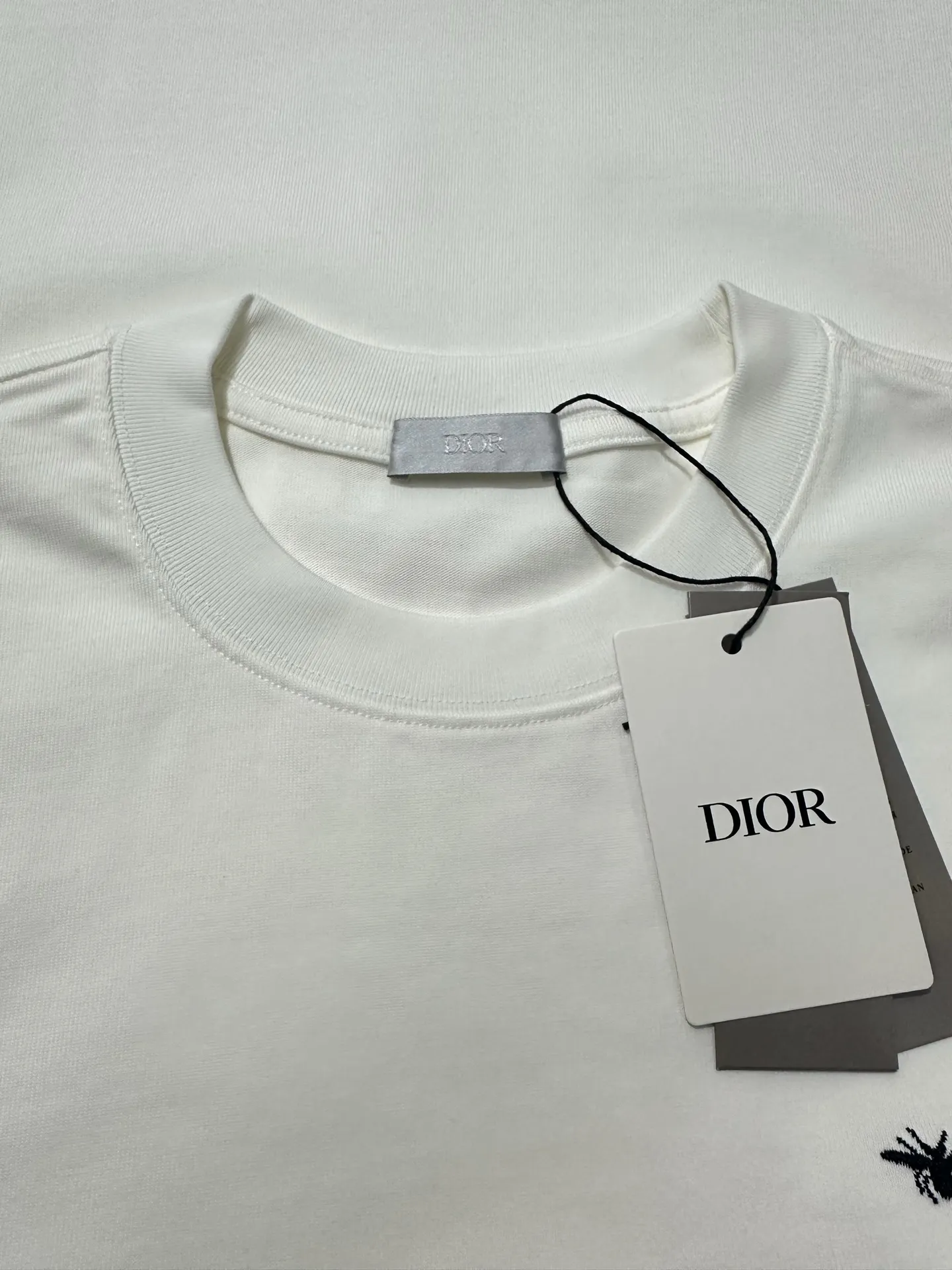 Bee Embroidery Heavyweight Cotton T-Shirt D21023547 — view 6