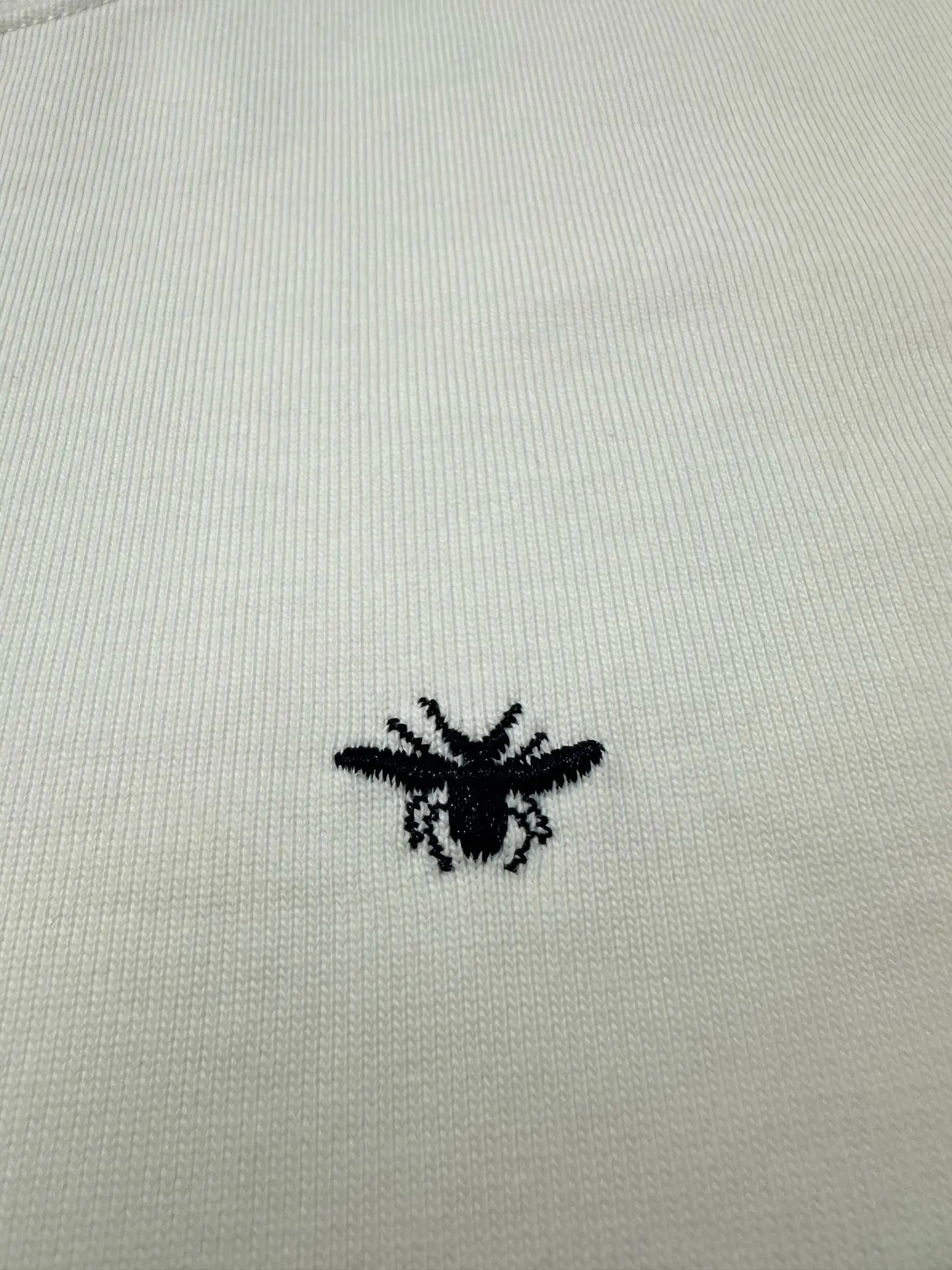 Bee Embroidery Heavyweight Cotton T-Shirt D21023547 — view 7