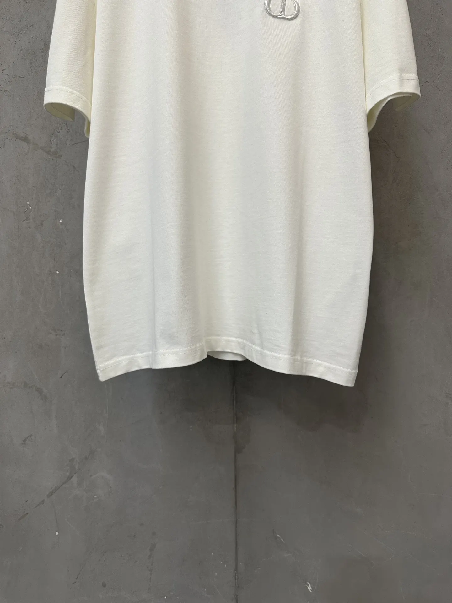 CD Logo Embroidered Heavyweight Cotton T-Shirt D21023558 — view 4