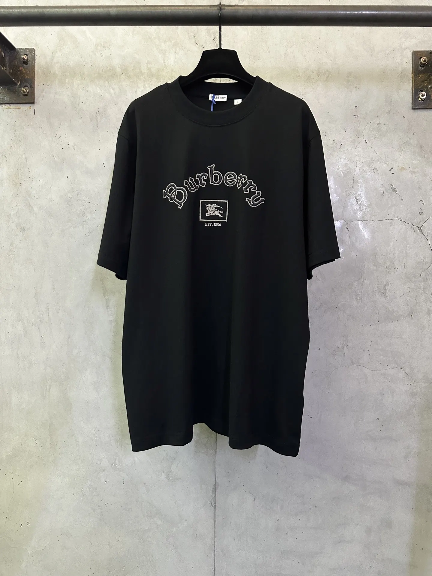 Gothic Logo Embroidered Cotton T-Shirt D21012887