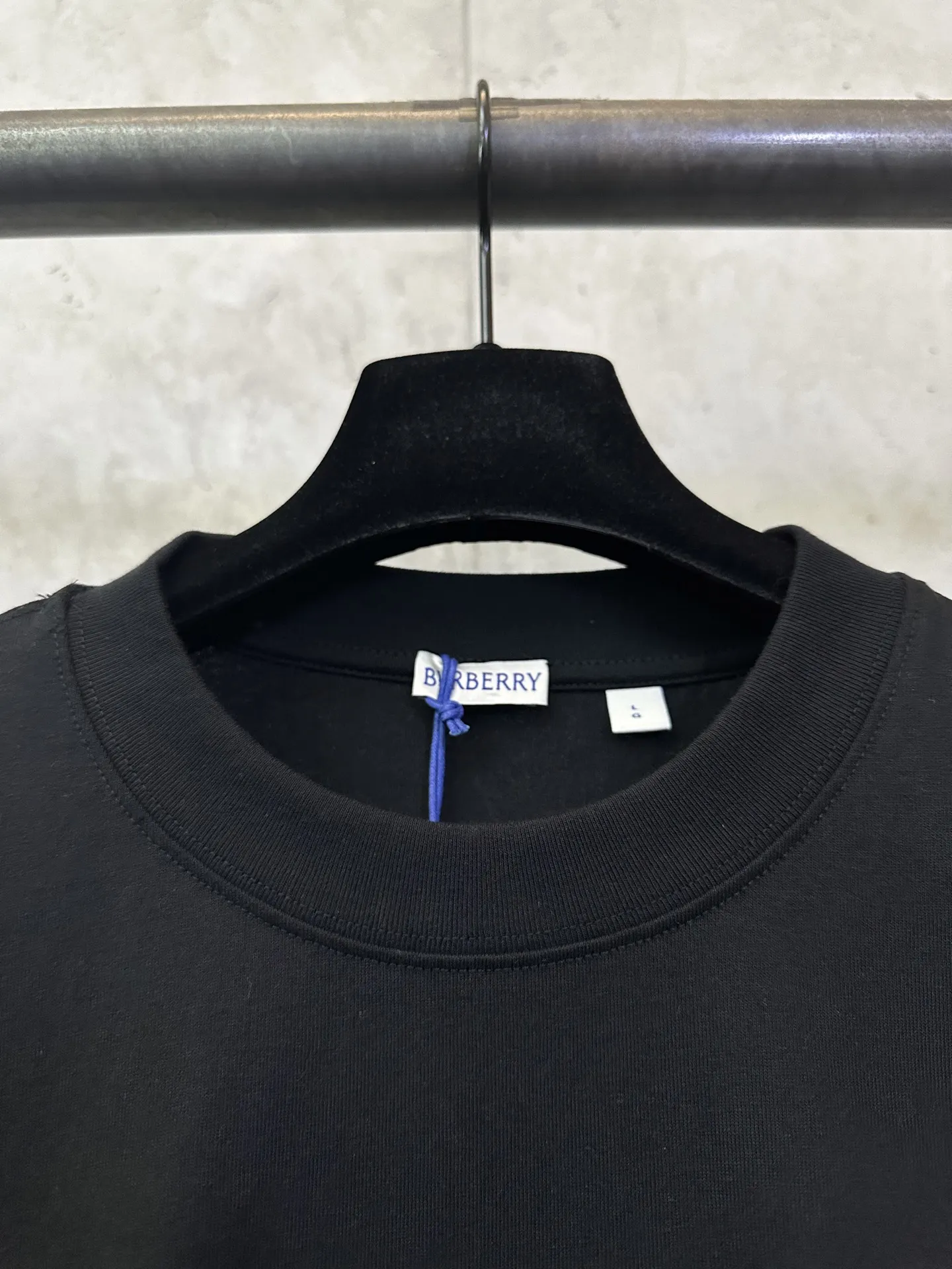 Gothic Logo Embroidered Cotton T-Shirt D21012887 — view 7
