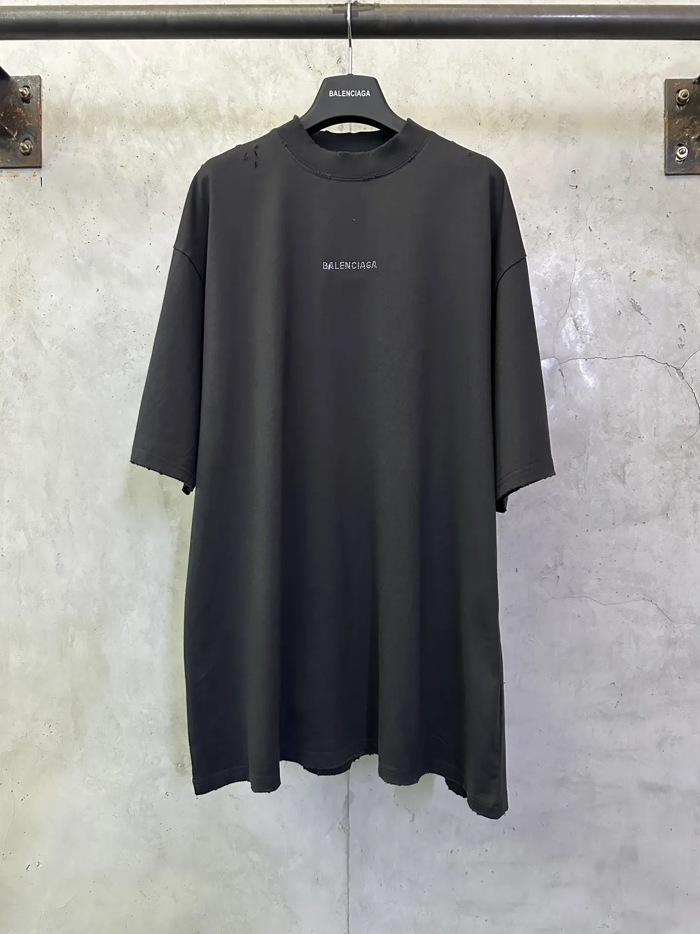 Distressed Rhinestone Logo Oversized T-Shirt D21012907