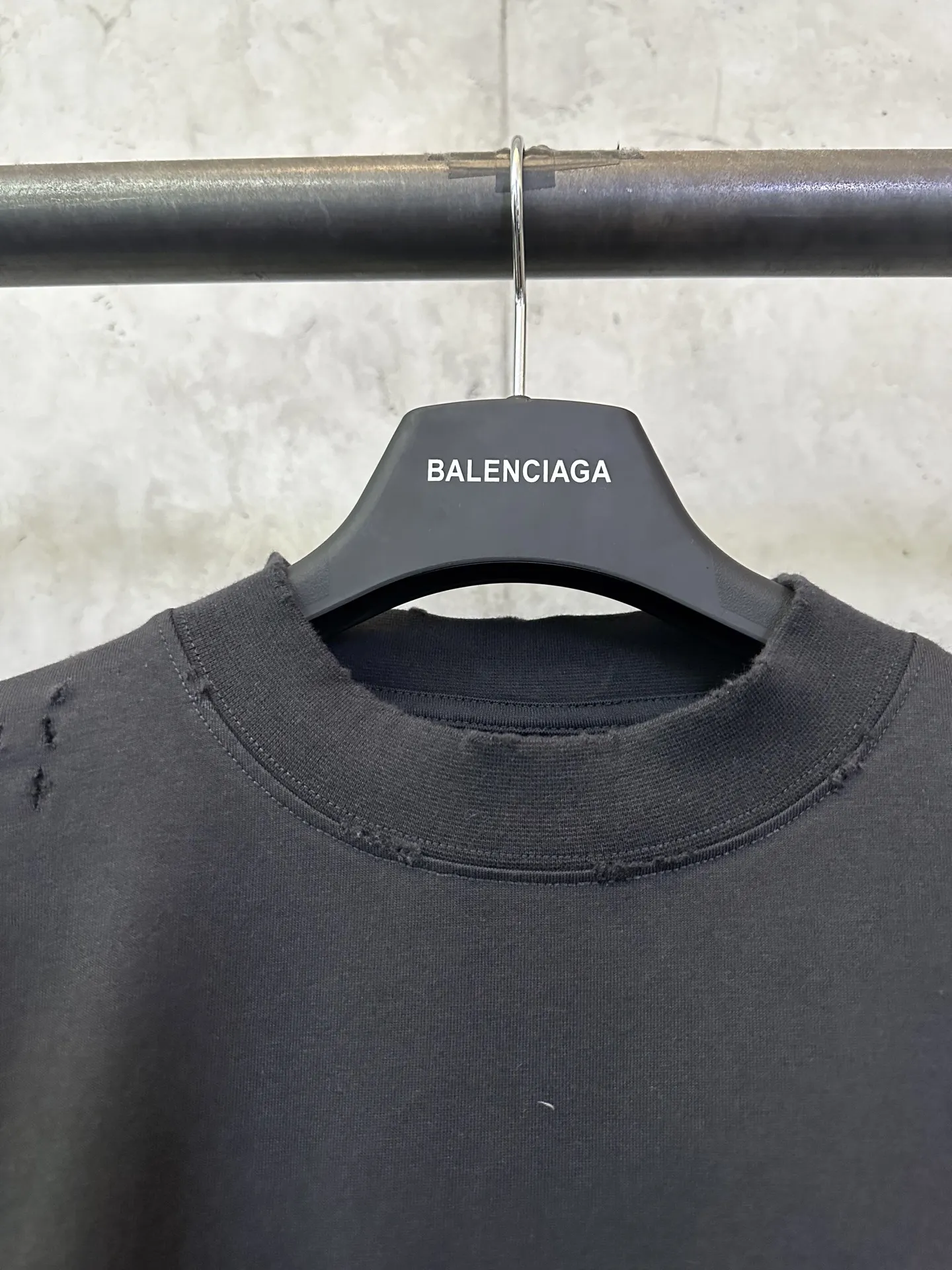 Distressed Rhinestone Logo Oversized T-Shirt D21012907 — view 7