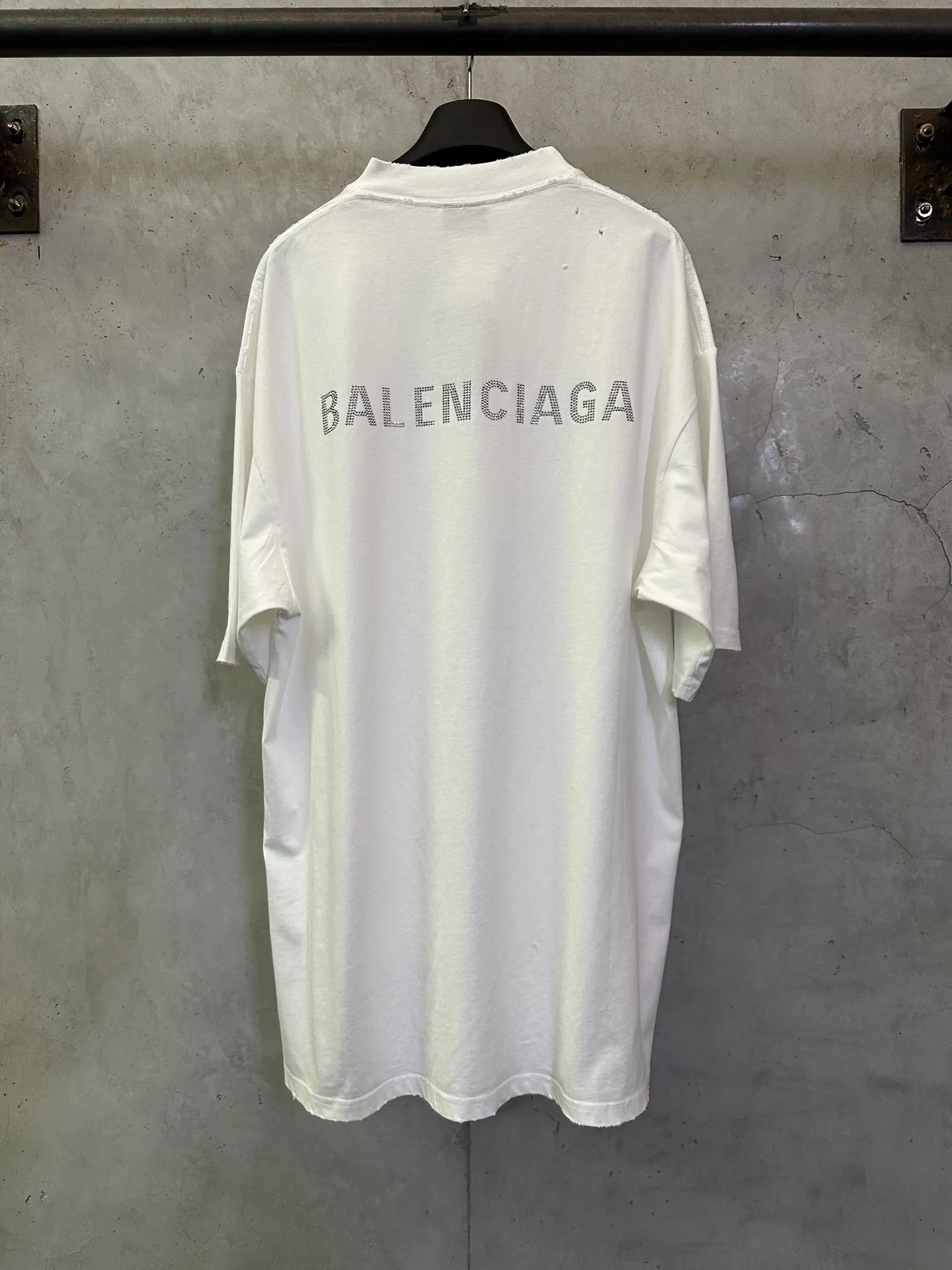 Distressed Rhinestone Logo Oversized T-Shirt D21012908 — view 2