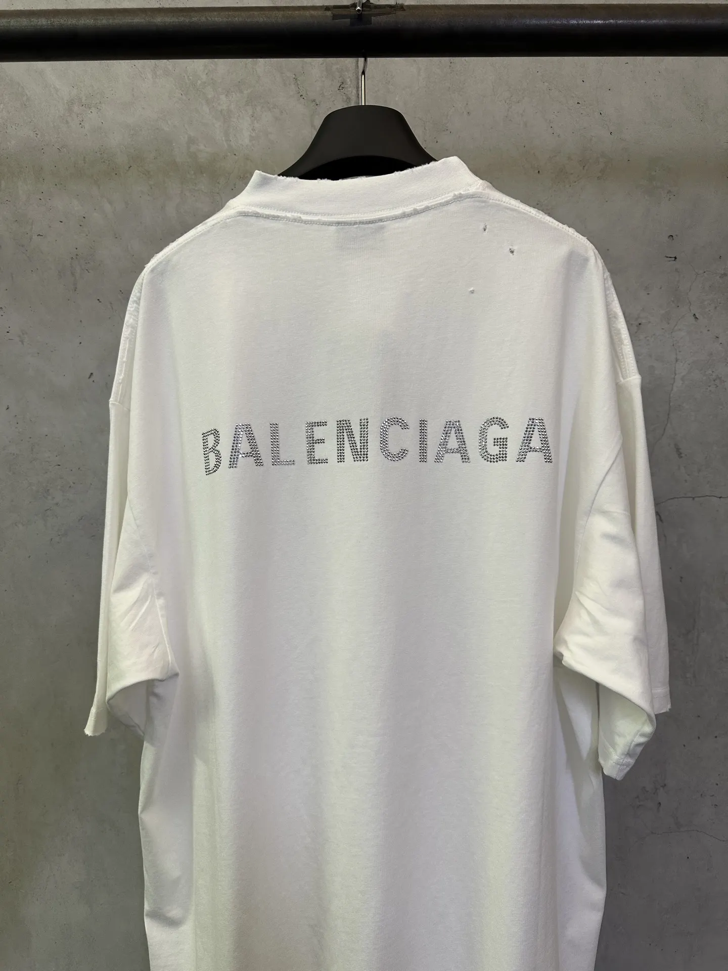 Distressed Rhinestone Logo Oversized T-Shirt D21012908 — view 5