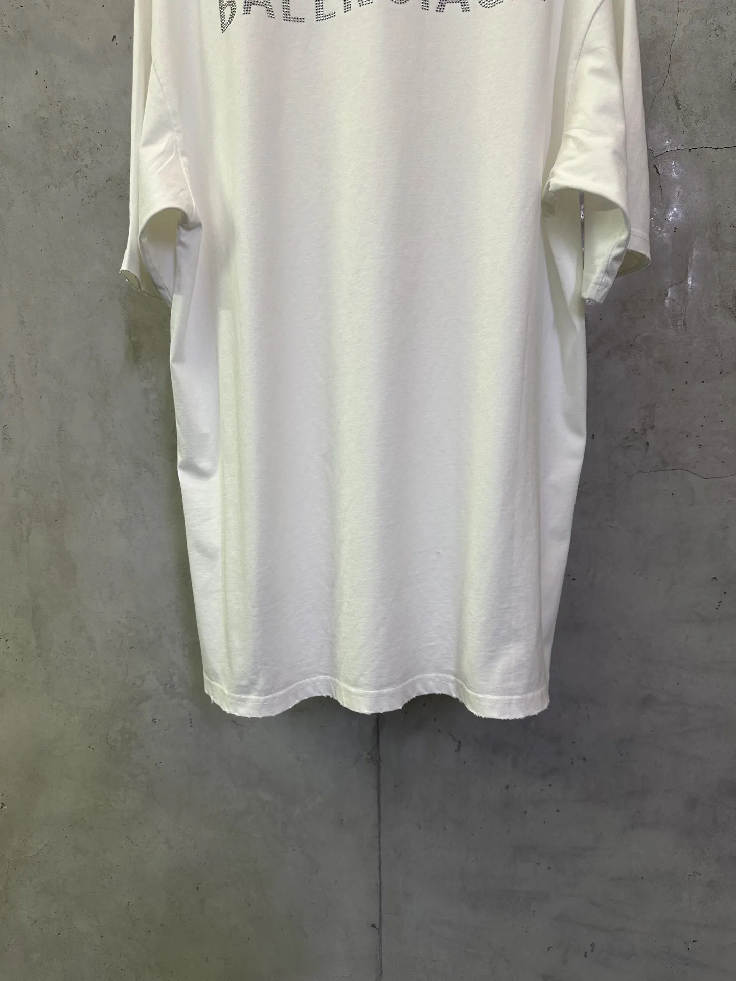 Distressed Rhinestone Logo Oversized T-Shirt D21012908 — view 6