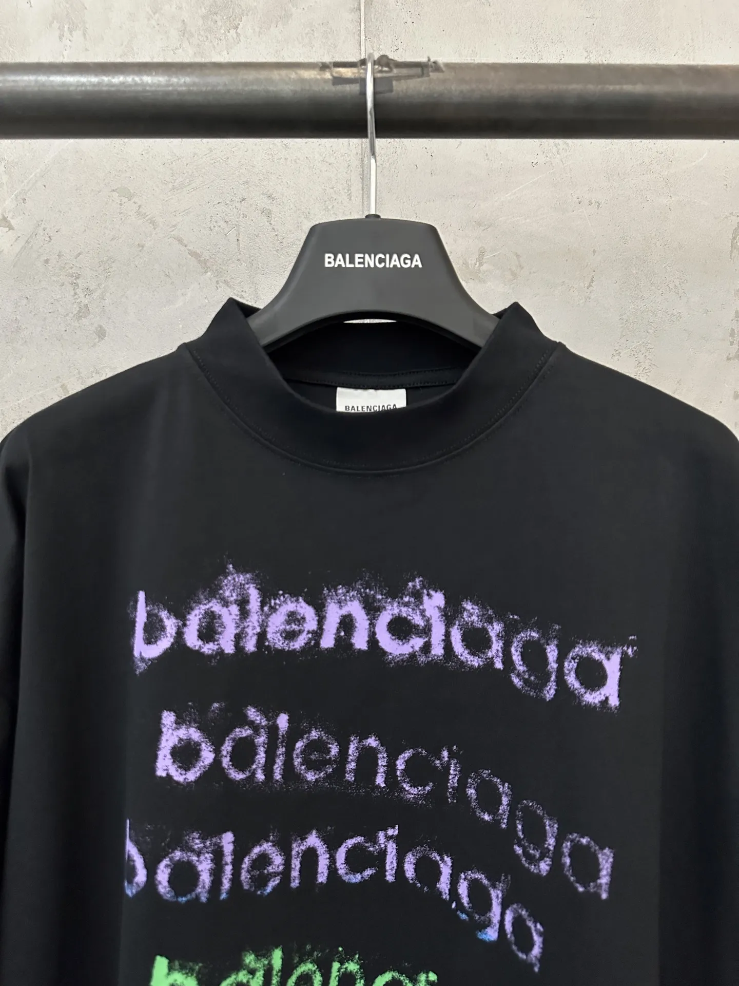 Logo Spray-Paint Oversized T-Shirt D21024367 — view 5