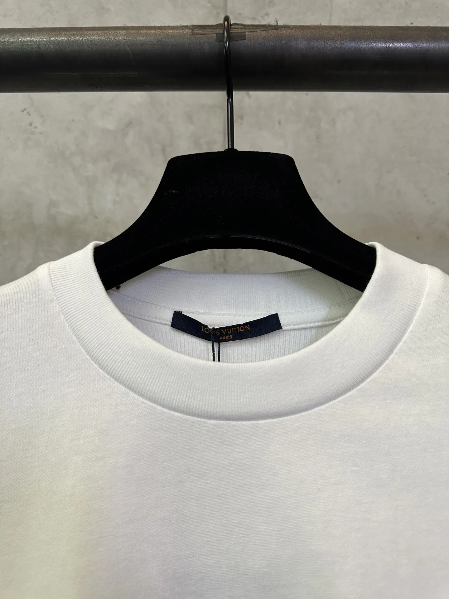Animal Embroidery Cotton T-Shirt D21015703 — view 7