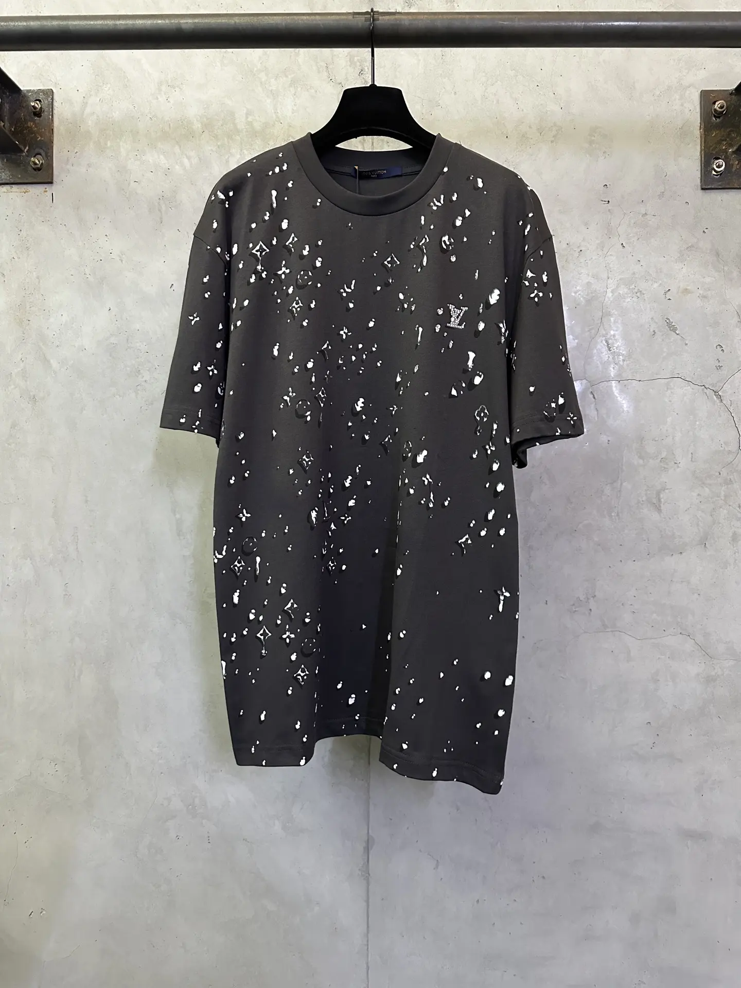 Monogram Paint Splatter Embellished T-Shirt D21011908