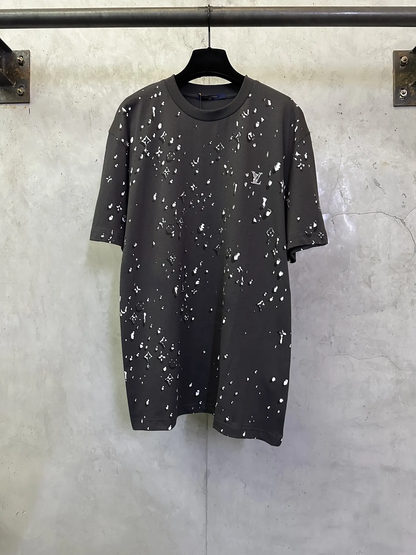 Monogram Paint Splatter Embellished T-Shirt D21011908