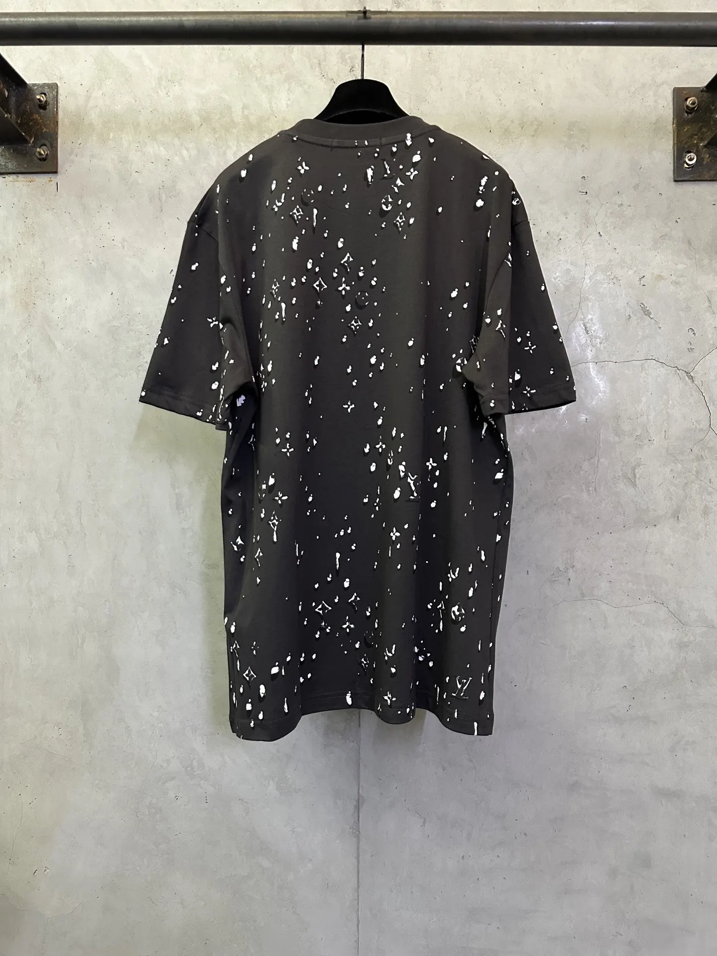 Monogram Paint Splatter Embellished T-Shirt D21011908 — view 2