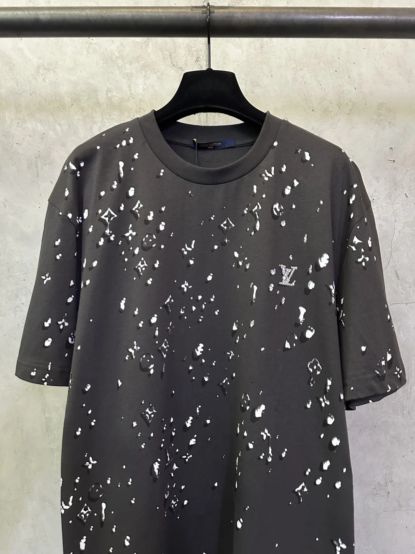 Monogram Paint Splatter Embellished T-Shirt D21011908 — view 3