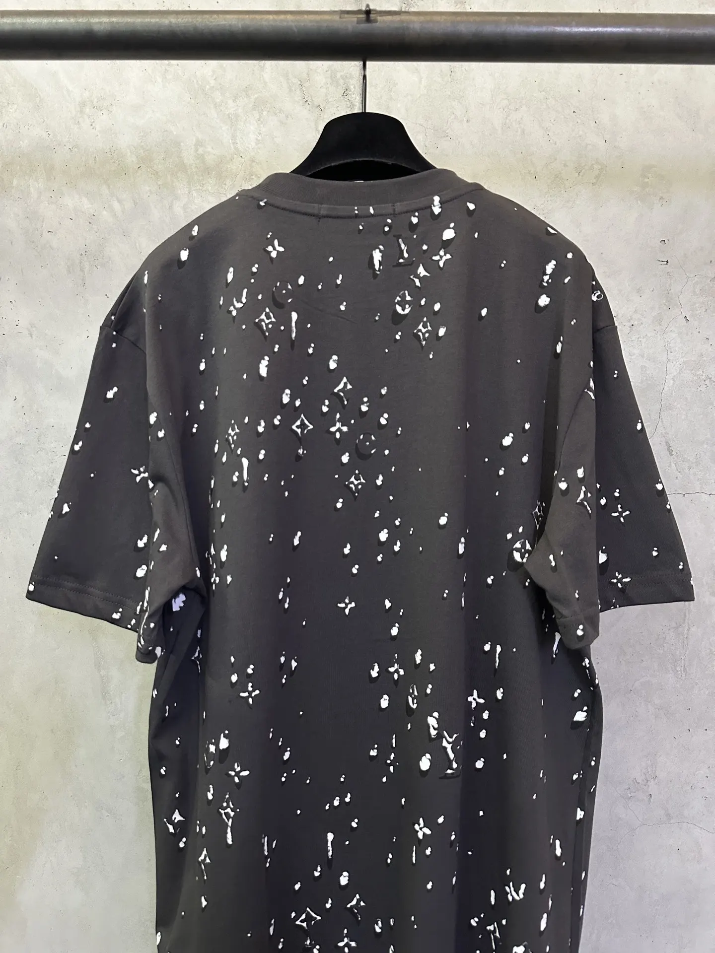 Monogram Paint Splatter Embellished T-Shirt D21011908 — view 5