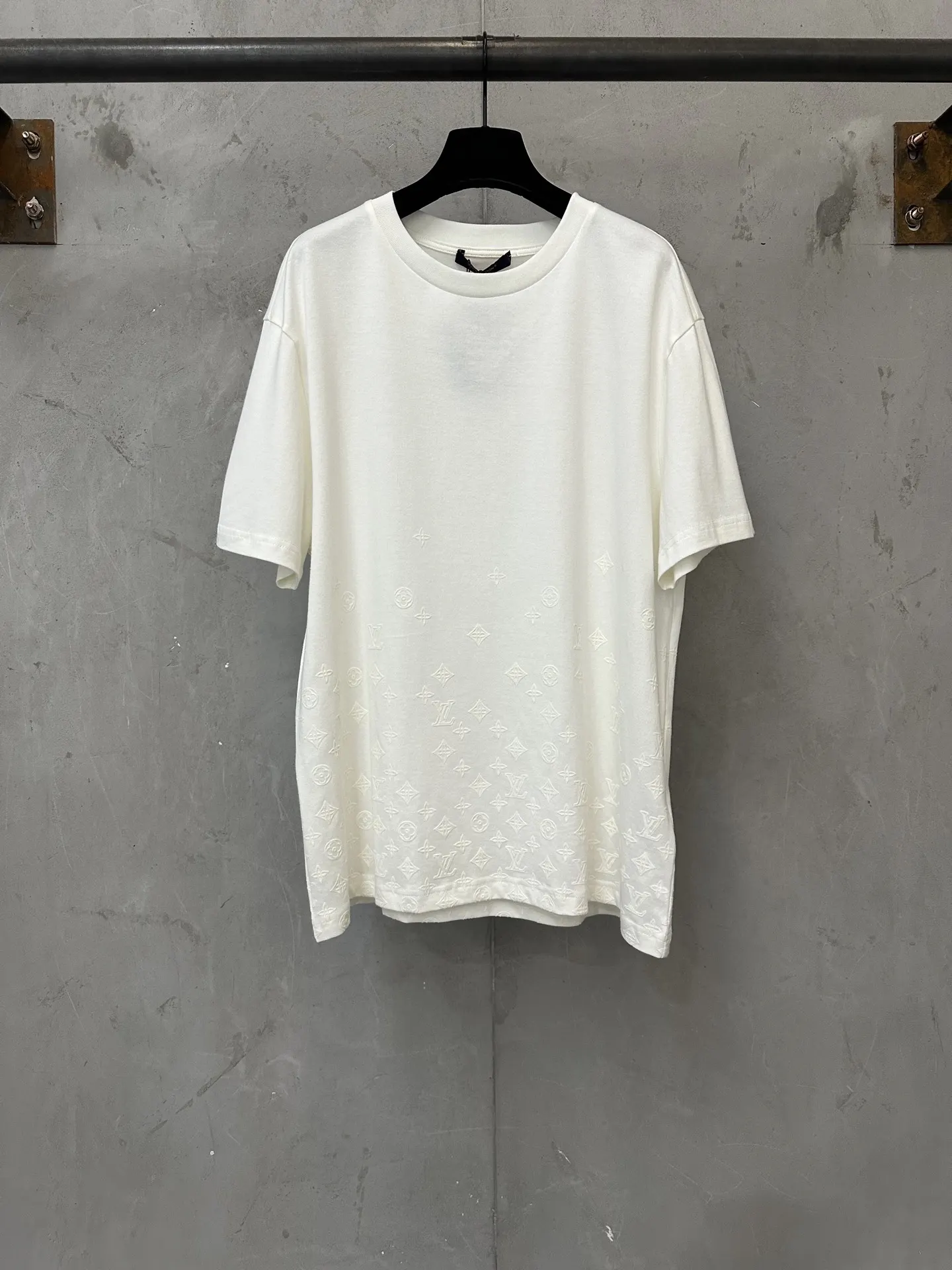 Monogram Gradient Flocked T-Shirt D21023504