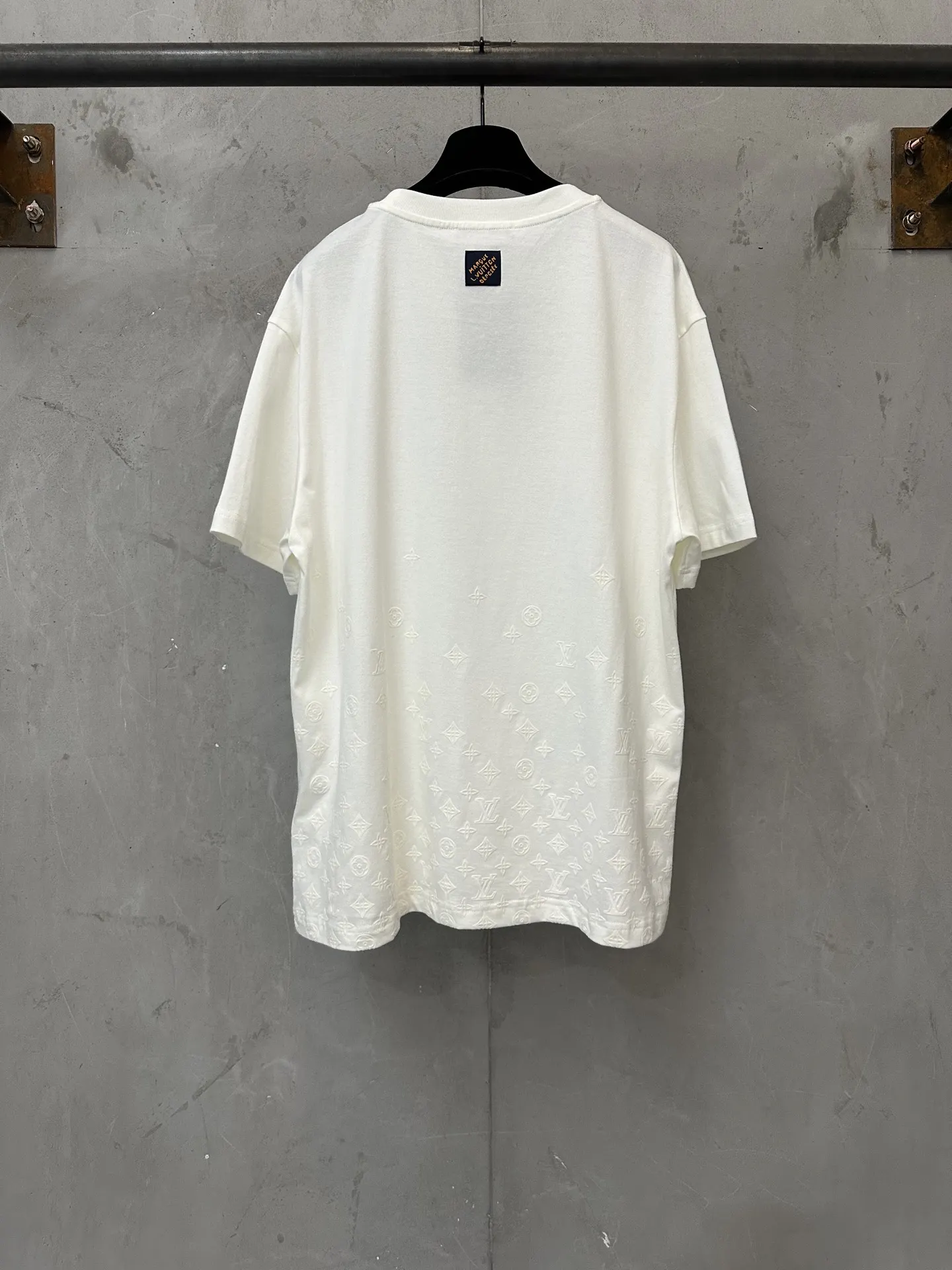 Monogram Gradient Flocked T-Shirt D21023504 — view 2