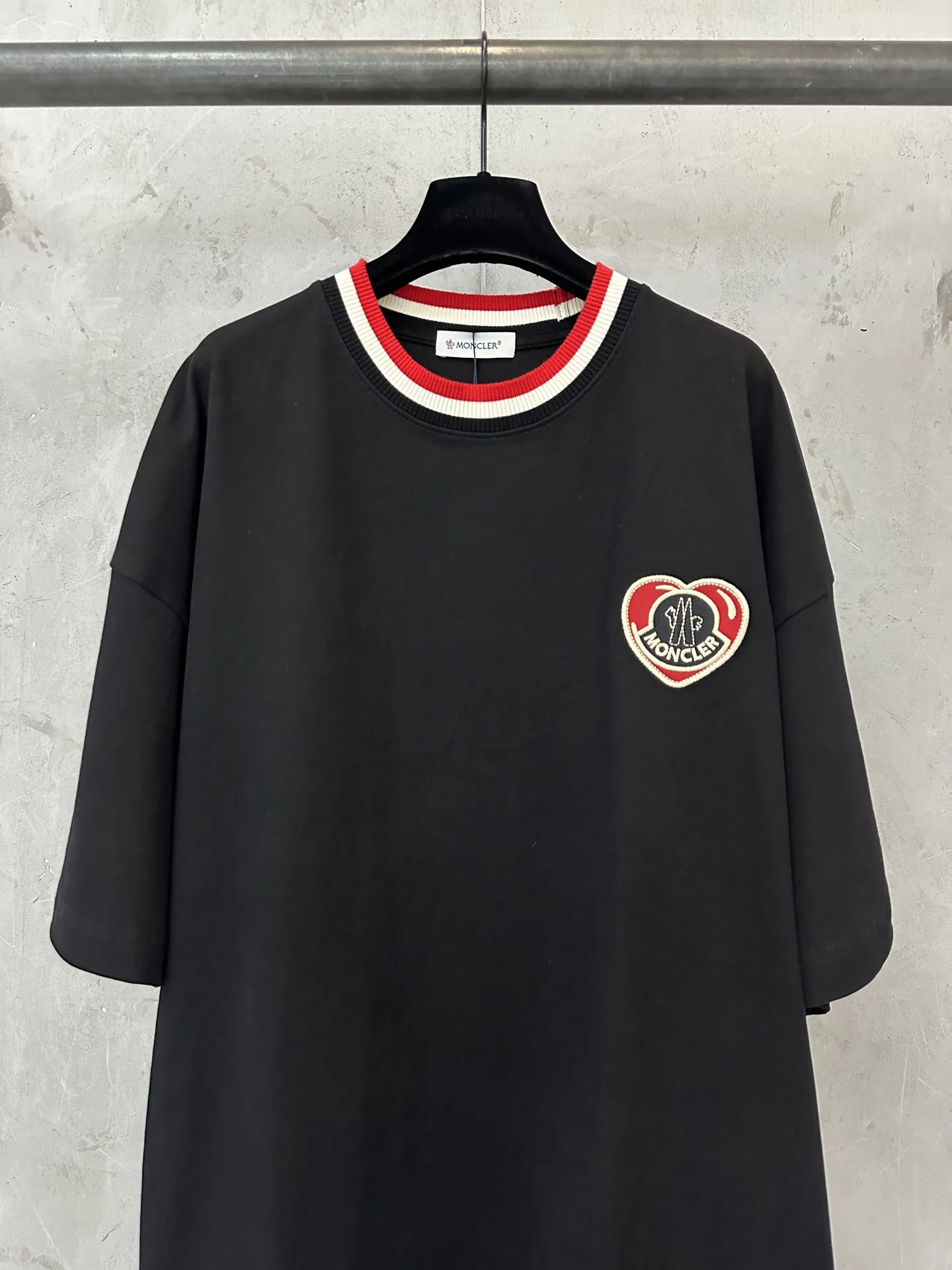 Heart Logo Embroidered Cotton T-Shirt D21011869 — view 3