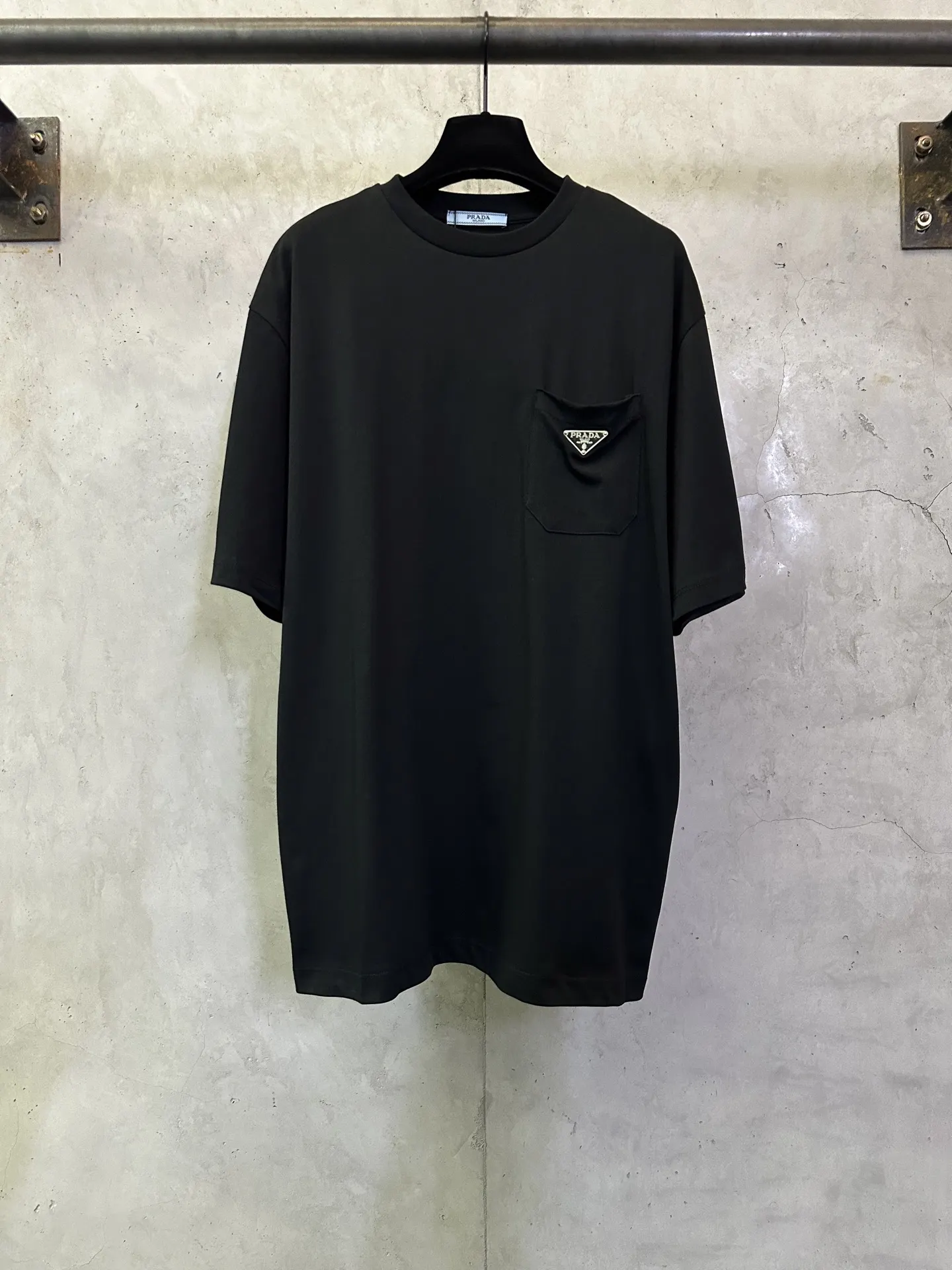 Logo-Badge Cotton Pocket T-Shirt D21012809