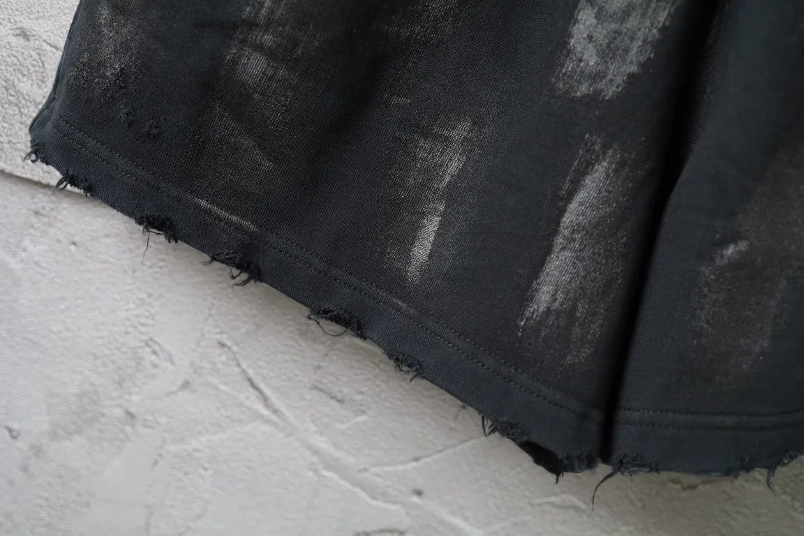 Distressed Mud-Wash Embroidered Sweat Shorts D21014629 — view 5