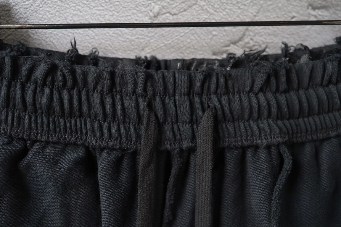 Distressed Mud-Wash Embroidered Sweat Shorts D21014629 — view 7
