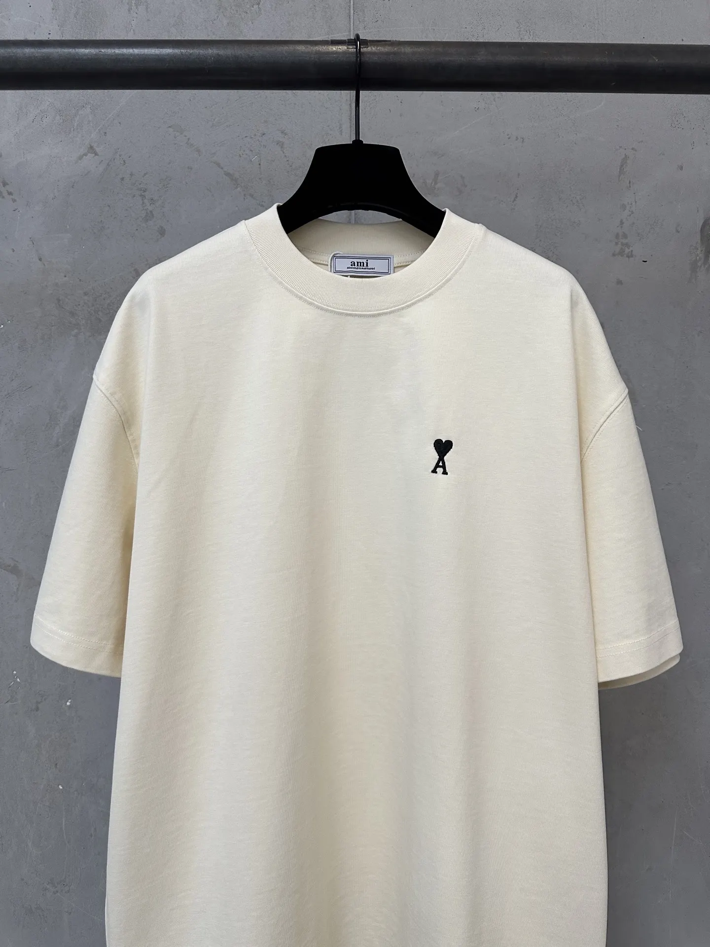 Ami de Coeur Embroidered Heavyweight T-Shirt D21020201 — view 3