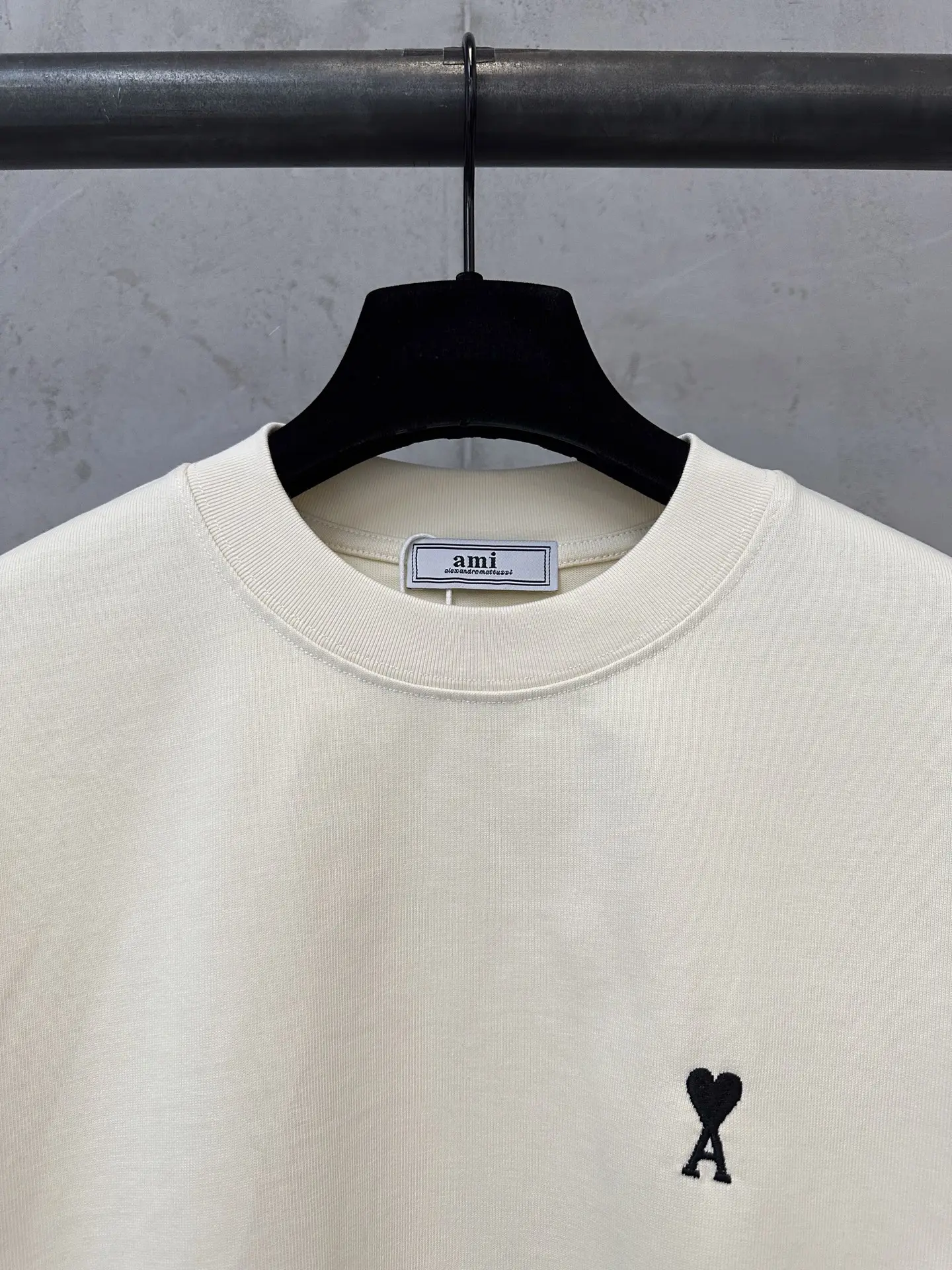 Ami de Coeur Embroidered Heavyweight T-Shirt D21020201 — view 5