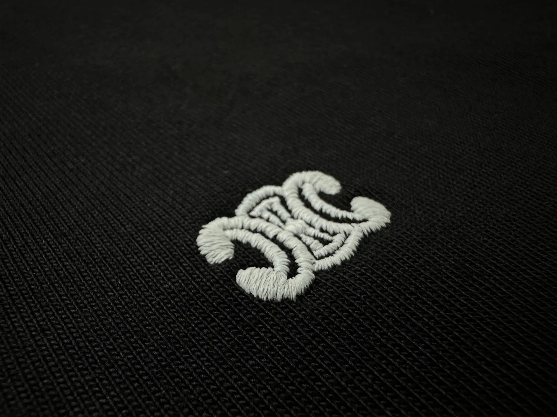 Triomphe Logo Embroidered Heavyweight Cotton T-Shirt D21020228 — view 8