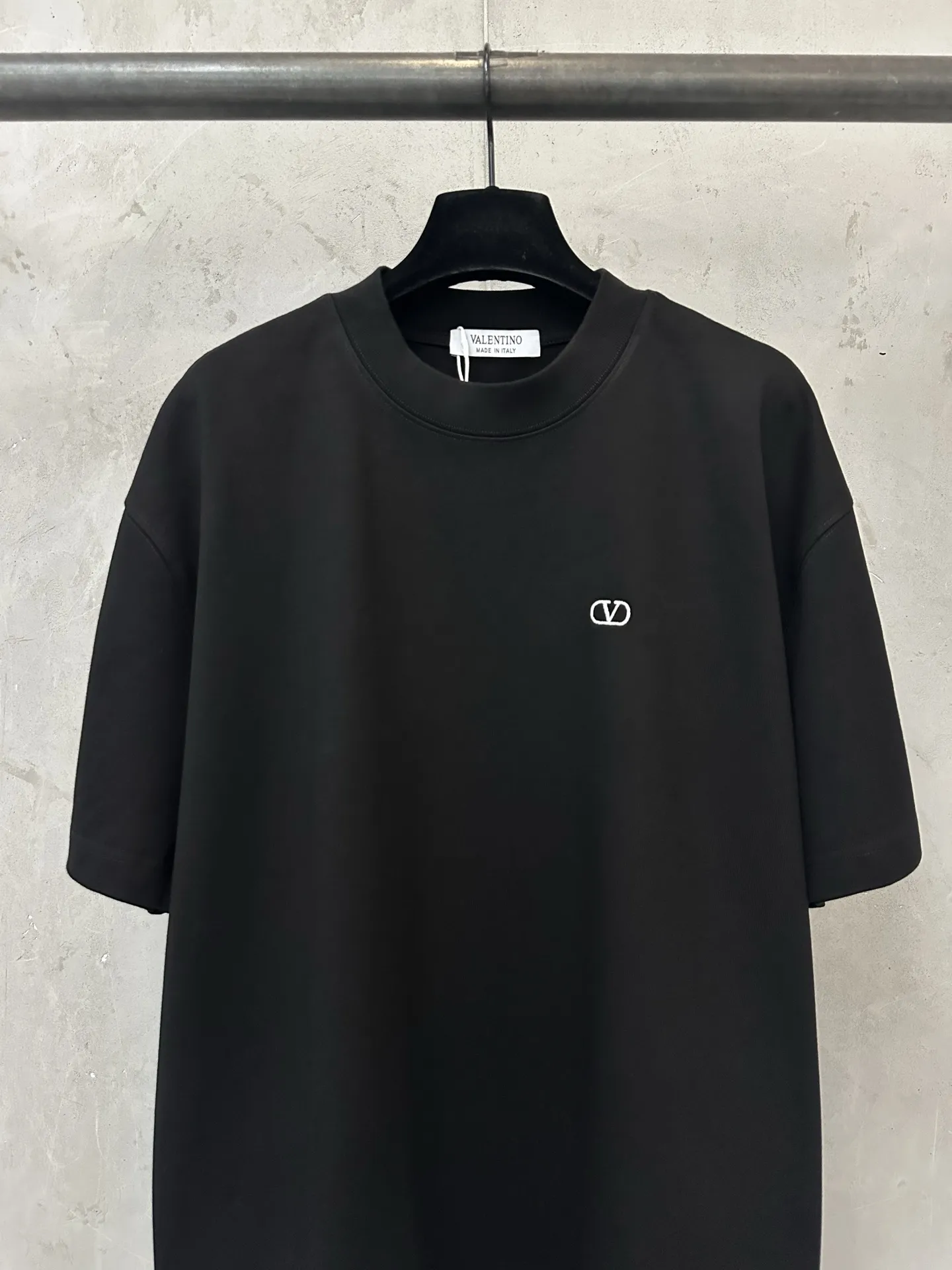 VLogo Embroidered Heavyweight Cotton T-Shirt D21020174 — view 3
