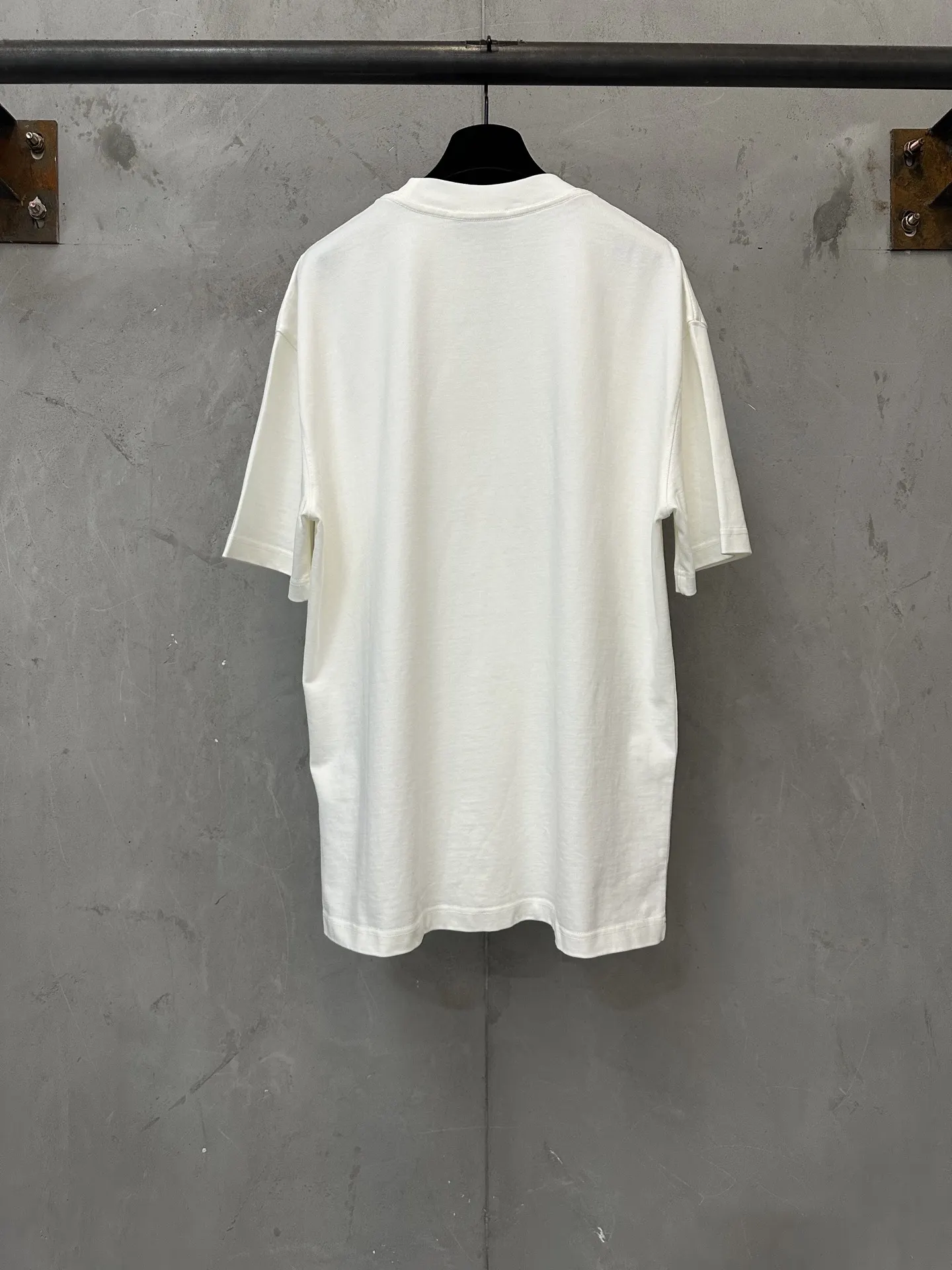 Knight Crest Logo Heavyweight Cotton T-Shirt D21023589 — view 2