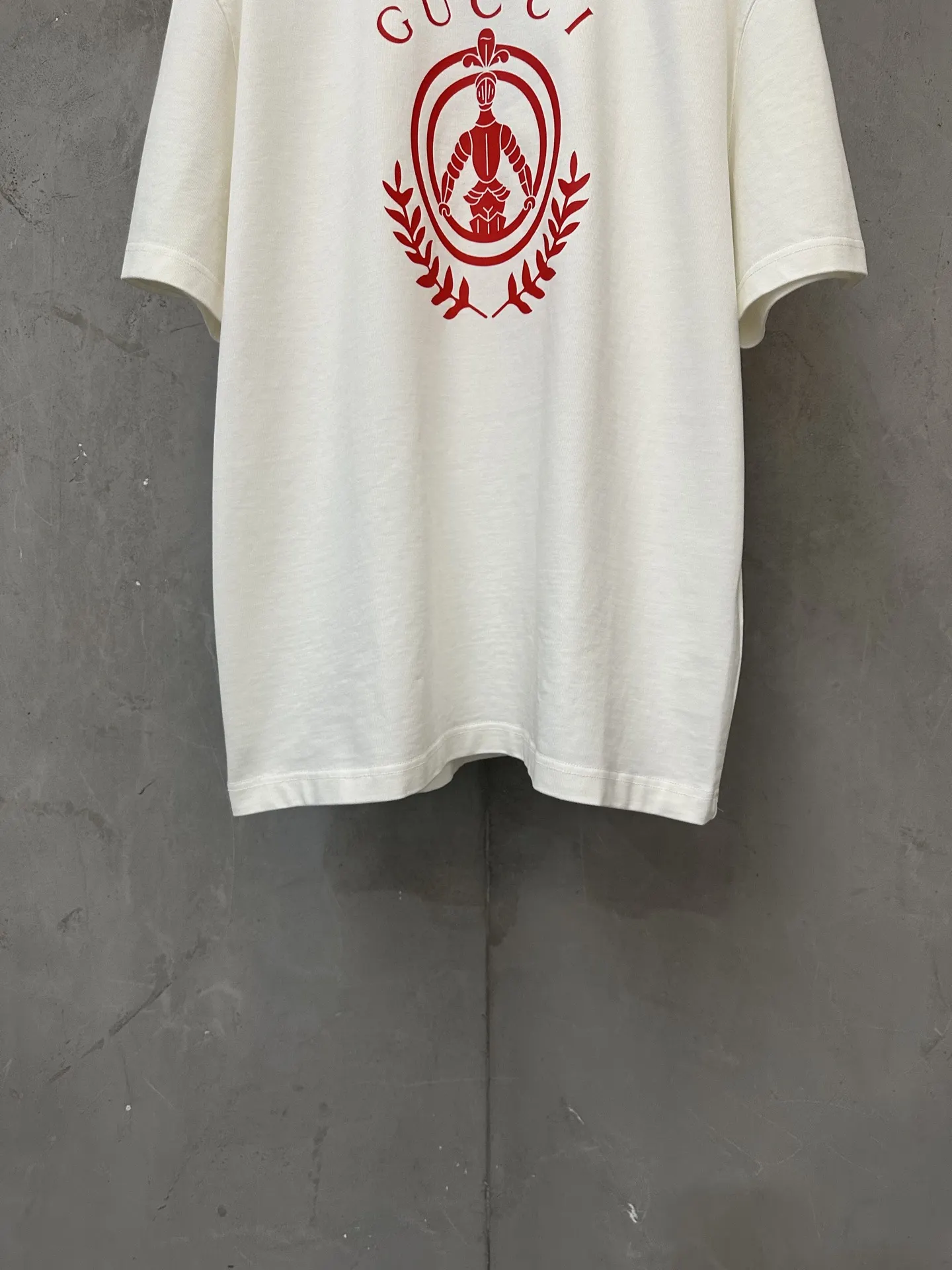 Knight Crest Logo Heavyweight Cotton T-Shirt D21023589 — view 4