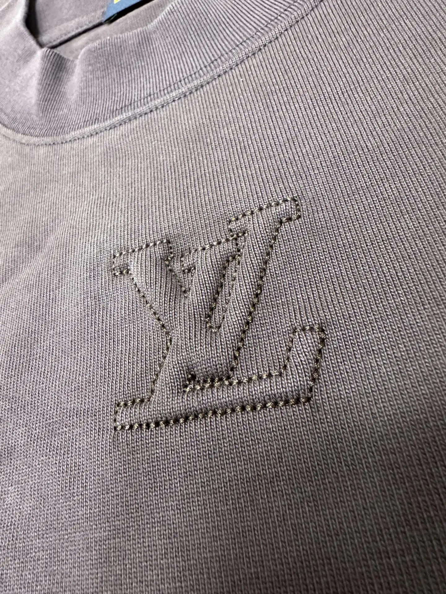 Embossed Logo Heavyweight Cotton T-Shirt D21021788 — view 7