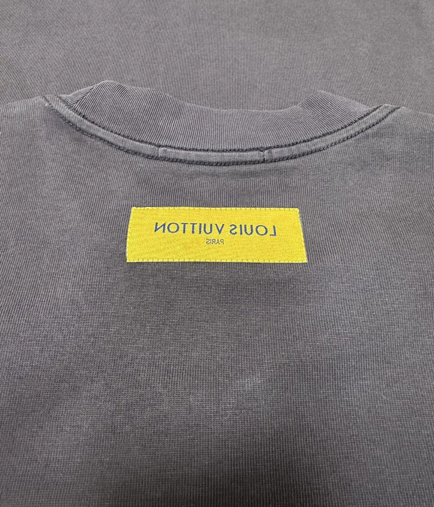 Embossed Logo Heavyweight Cotton T-Shirt D21021788 — view 8