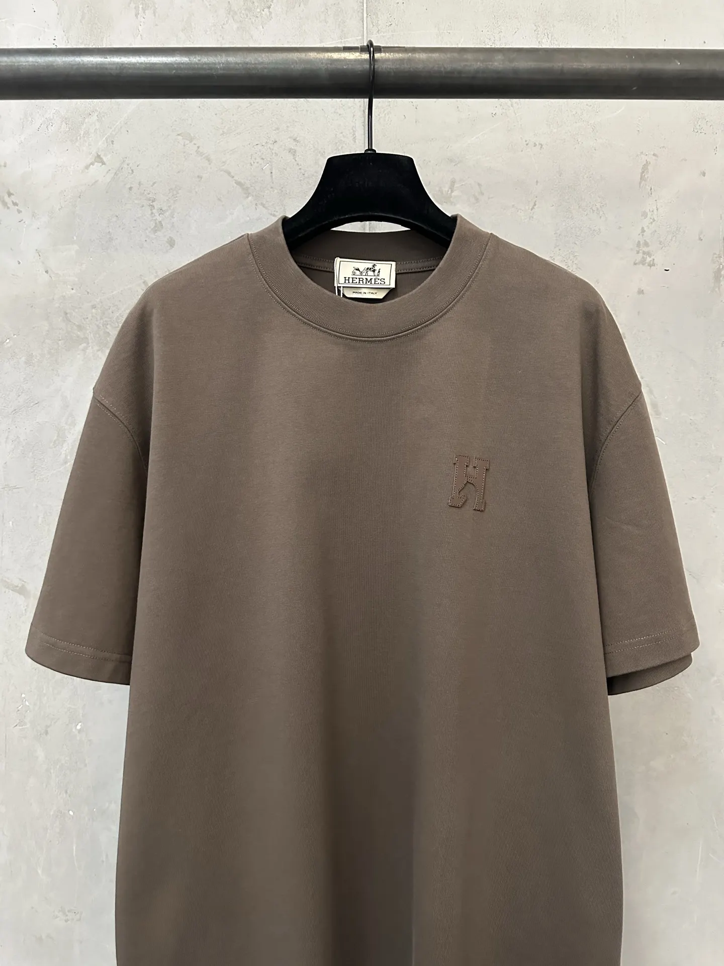 Heavyweight Cotton T-Shirt with Leather Patch D21021806 — view 3